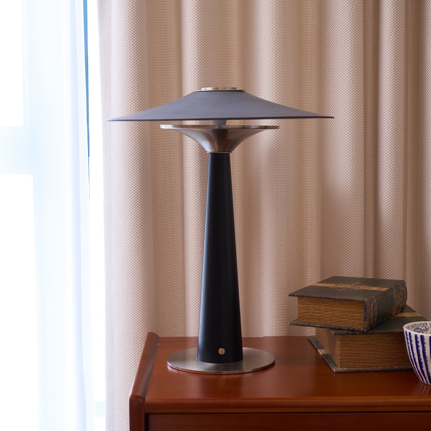 Kizu Peak Table Lamp - Blowlighting