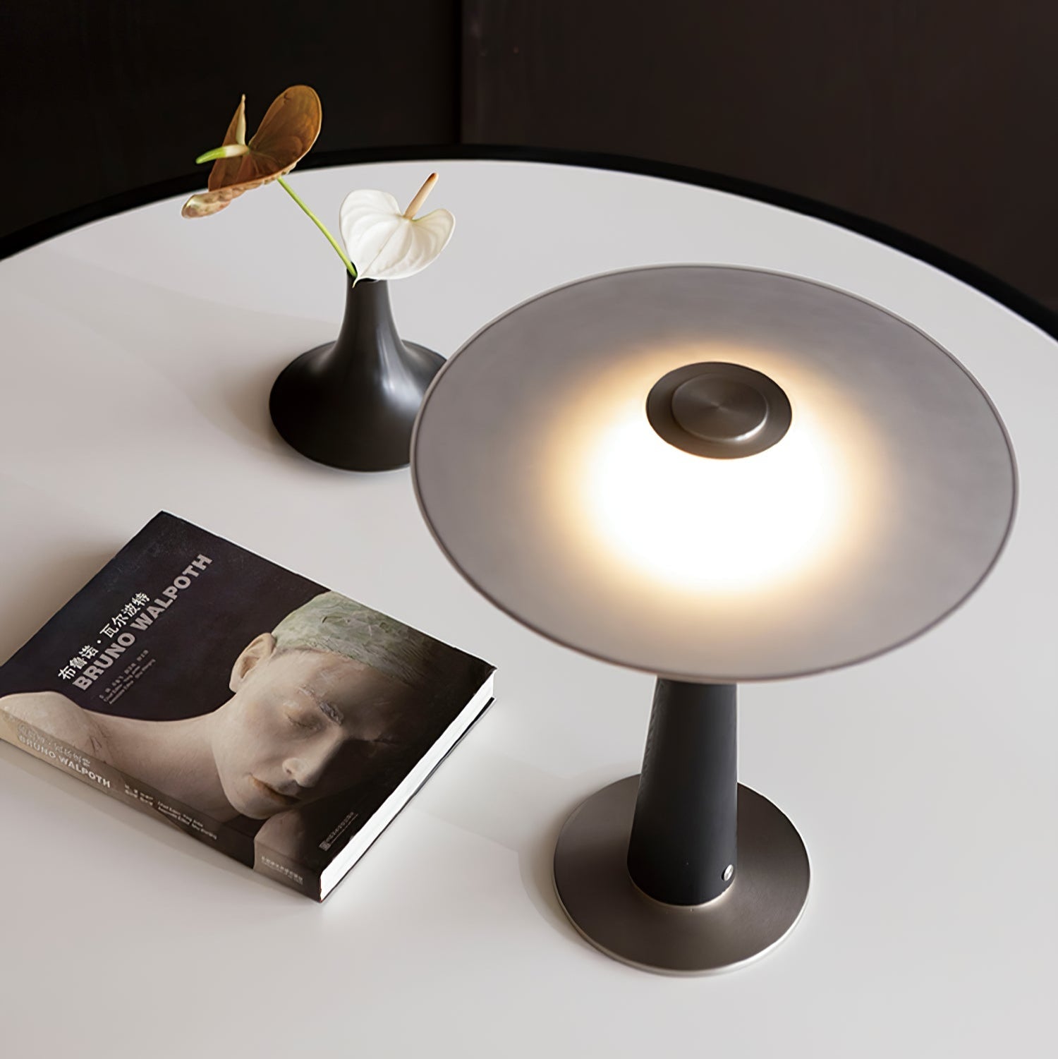 Kizu Peak Table Lamp - Blowlighting