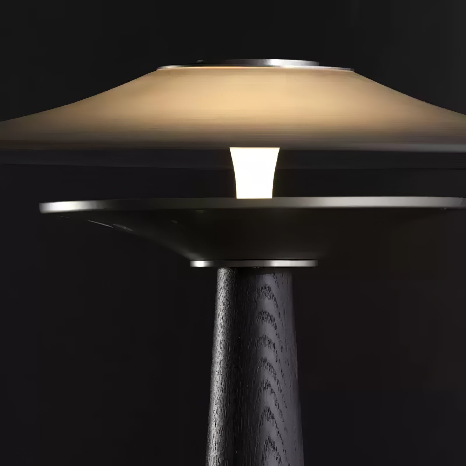 Kizu Peak Table Lamp - Blowlighting