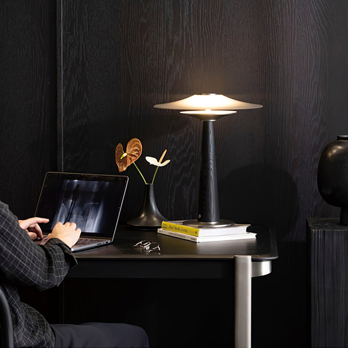 Kizu Peak Table Lamp - Blowlighting