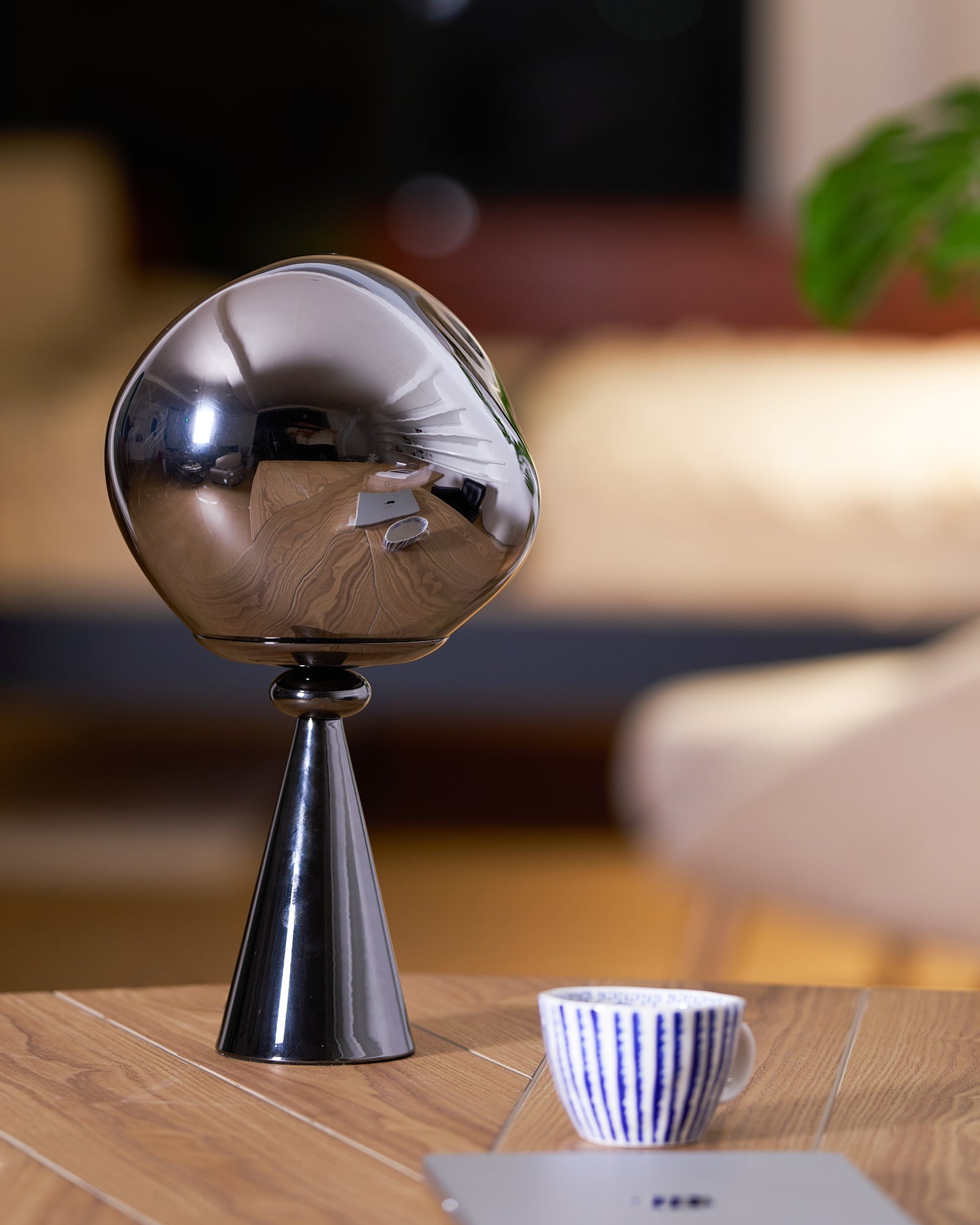 Lava Cone Table Lamp - Blowlighting