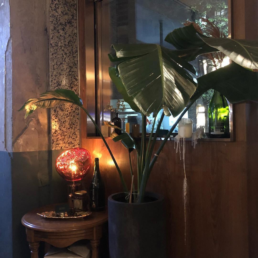 Lava Table Lamp - Blowlighting