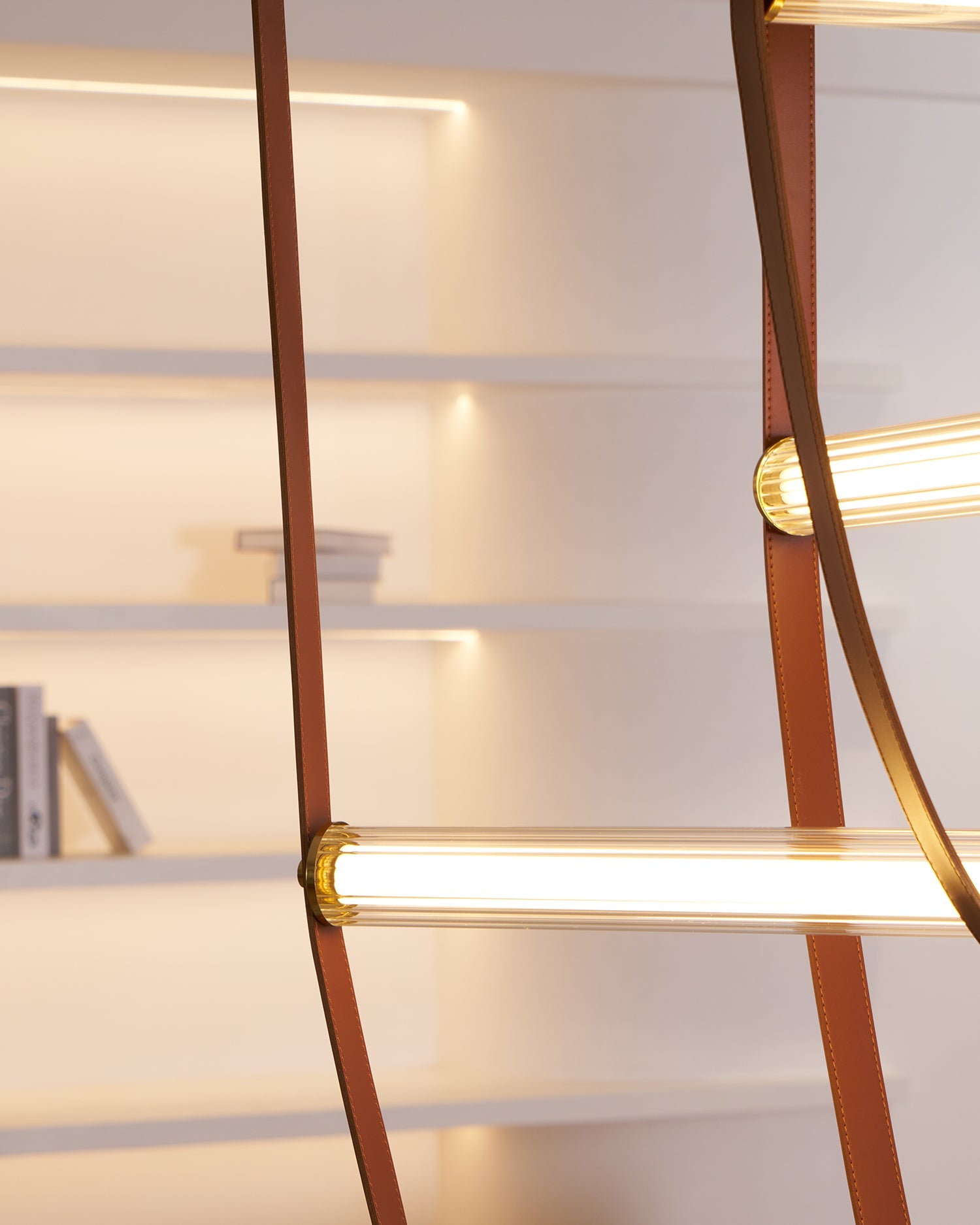 Tracer Belt Pendant Lamp - Blowlighting