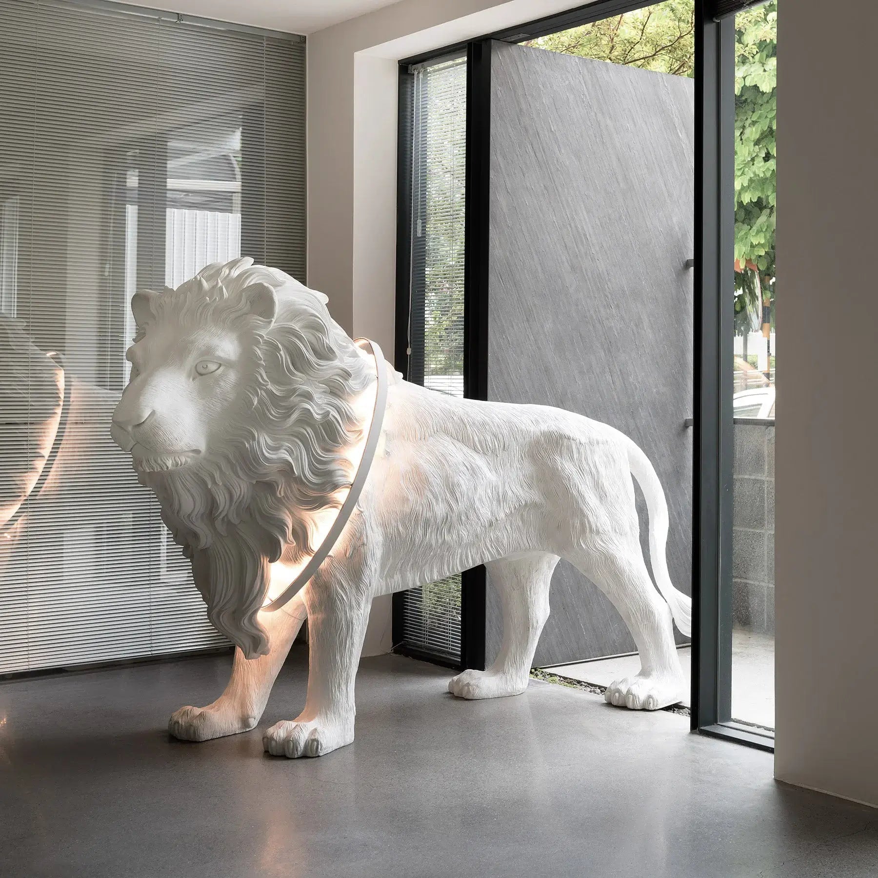 Ivsorila Lion Sculpture Floor Lamp - Blowlighting