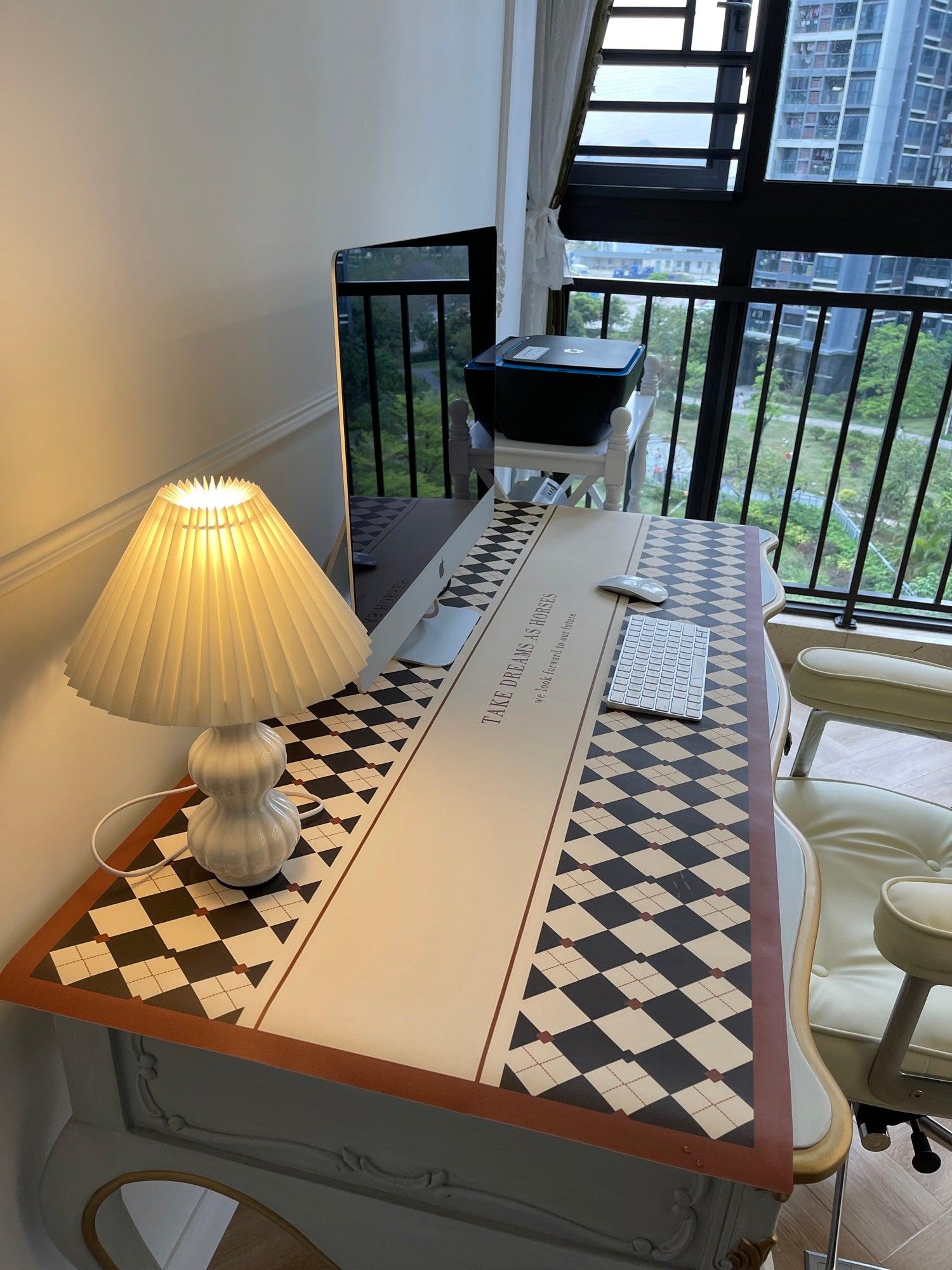 Leo Table lamp - Blowlighting