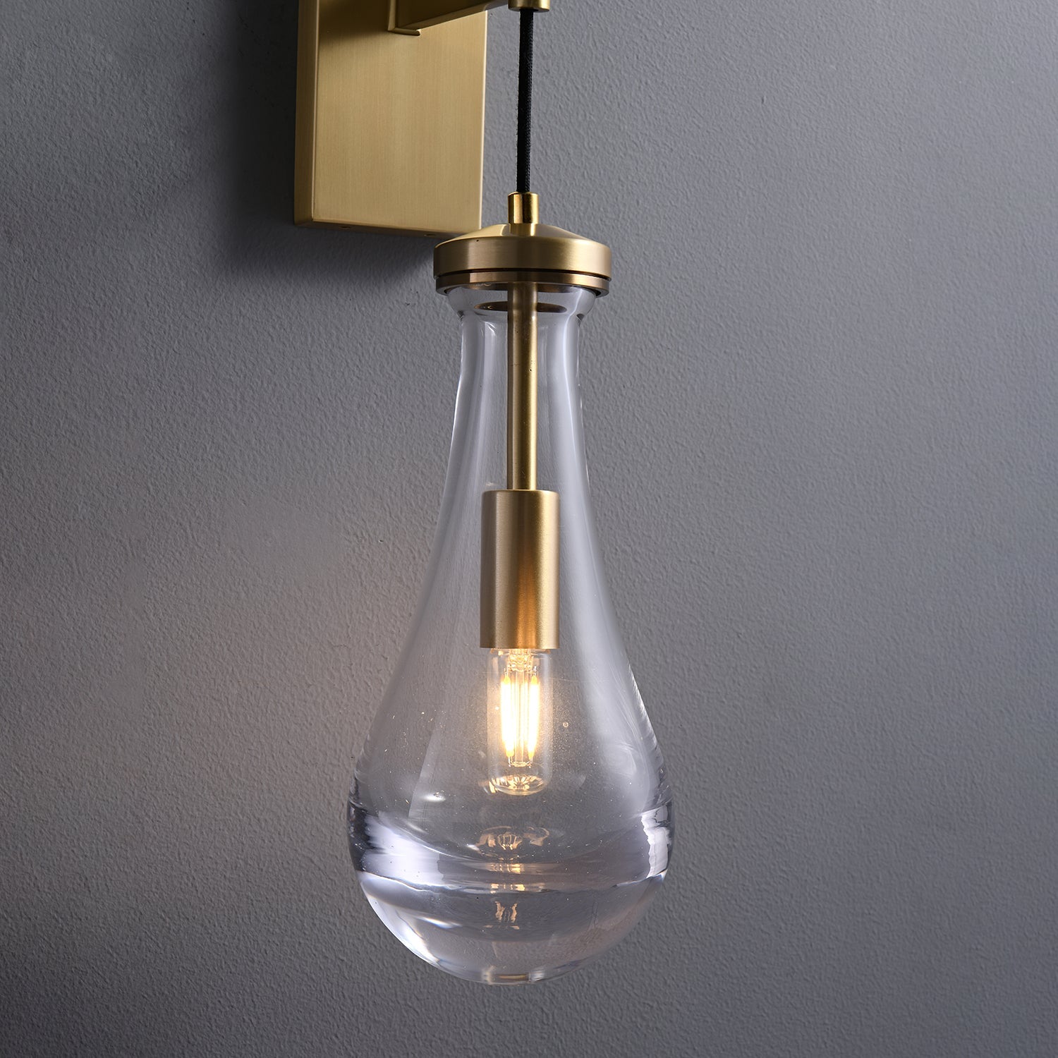 Leontine Glass Wall Lamp - Blowlighting