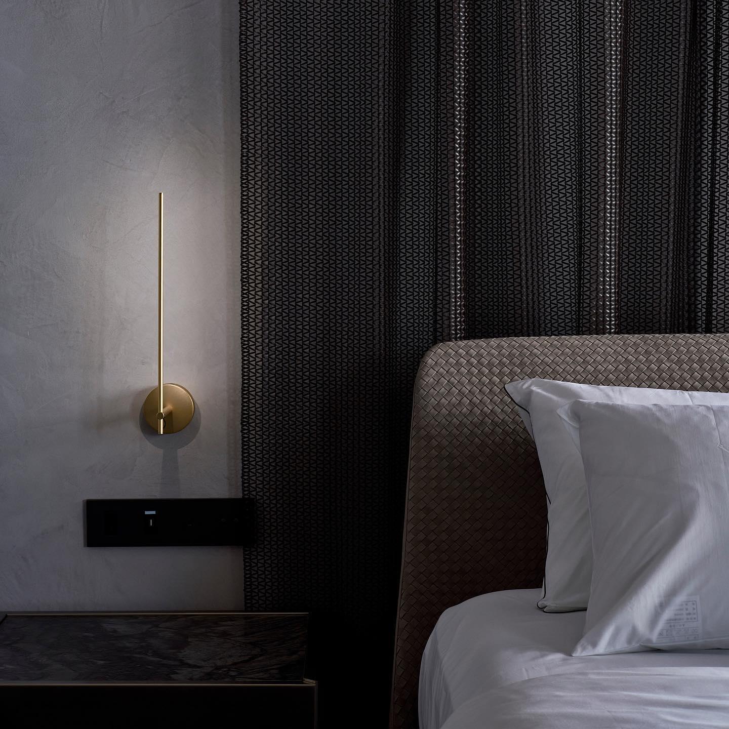 Light Stick V Sconce - Blowlighting