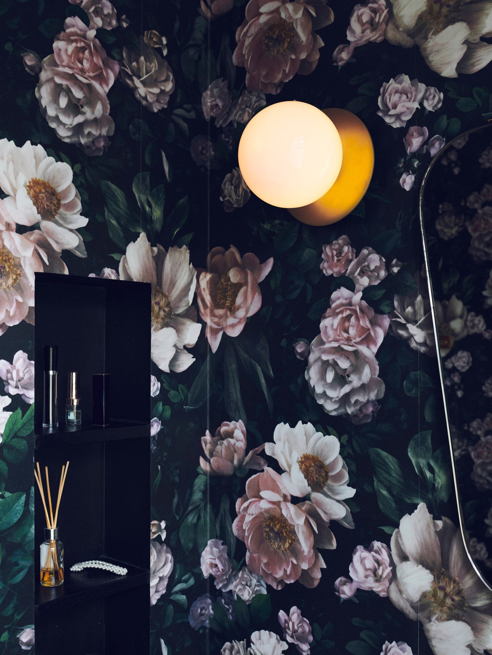 Lunara Wall Lamp - Blowlighting