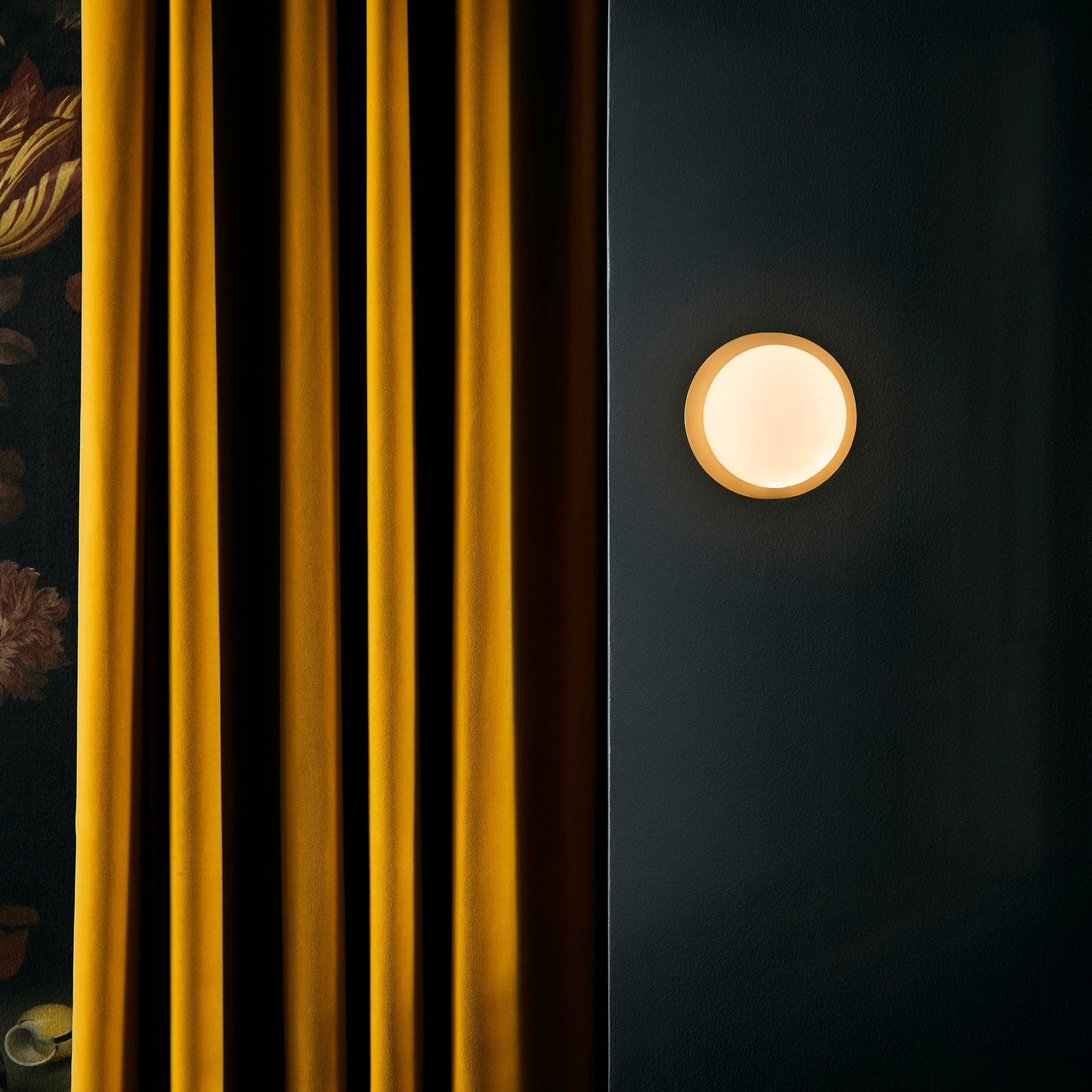 Lunara Wall Lamp - Blowlighting