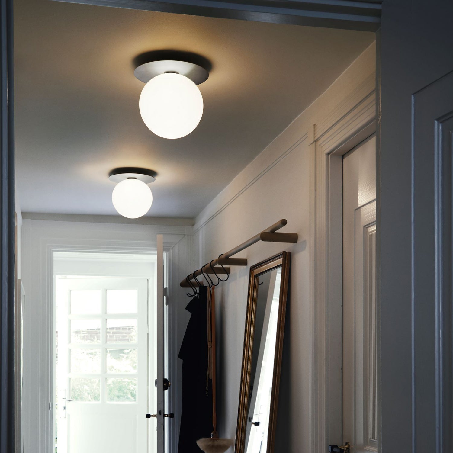 Lunara Wall Lamp - Blowlighting