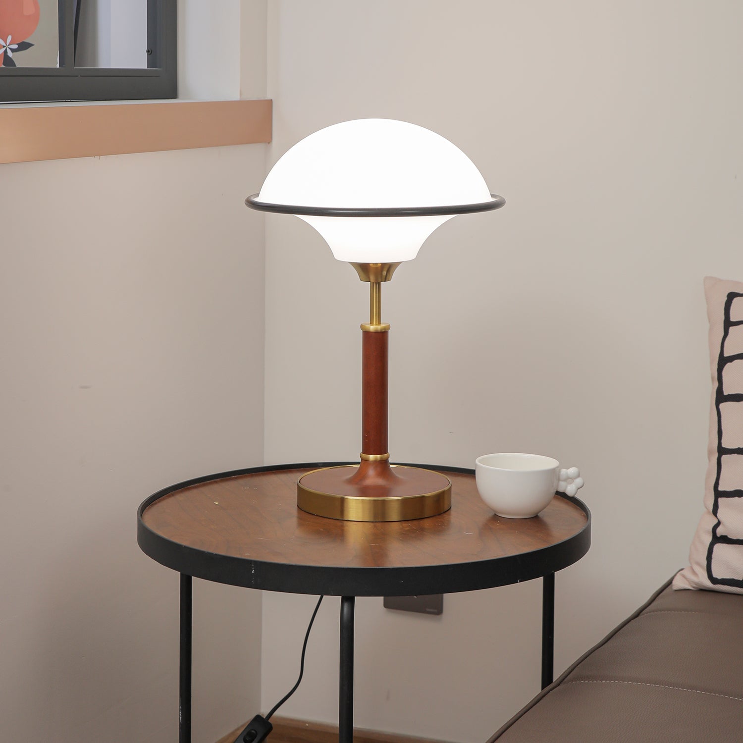 Lila Table Lamp - Blowlighting