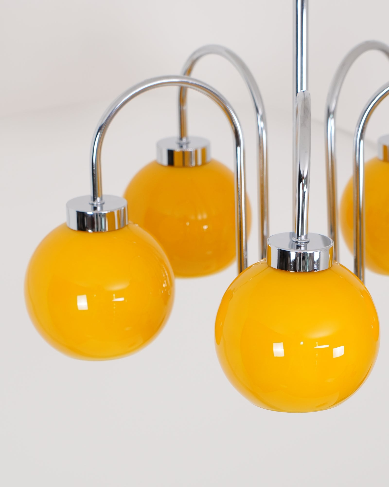 Loa Chandeliers - Blowlighting