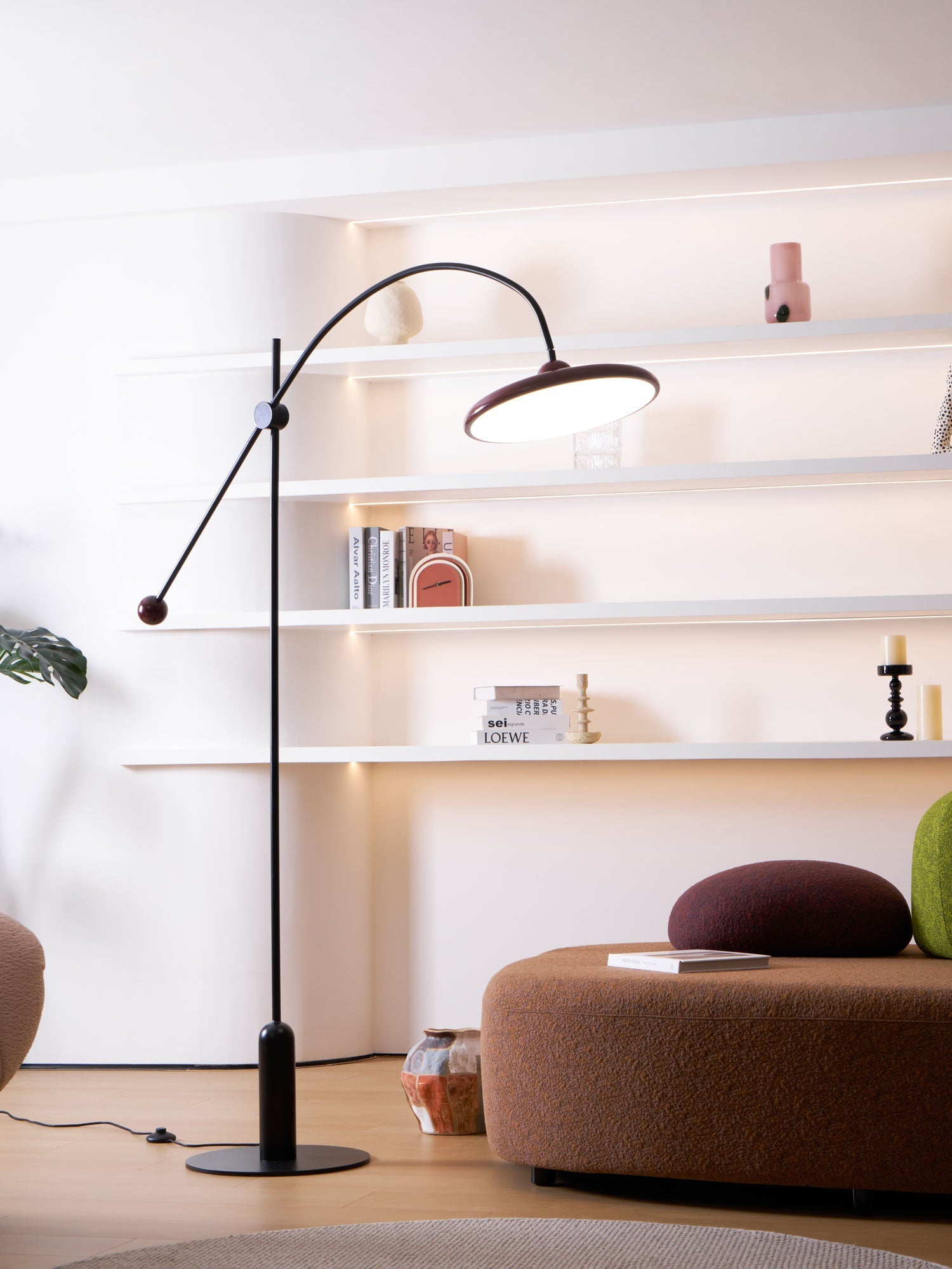 Lola Floor Lamp - Blowlighting