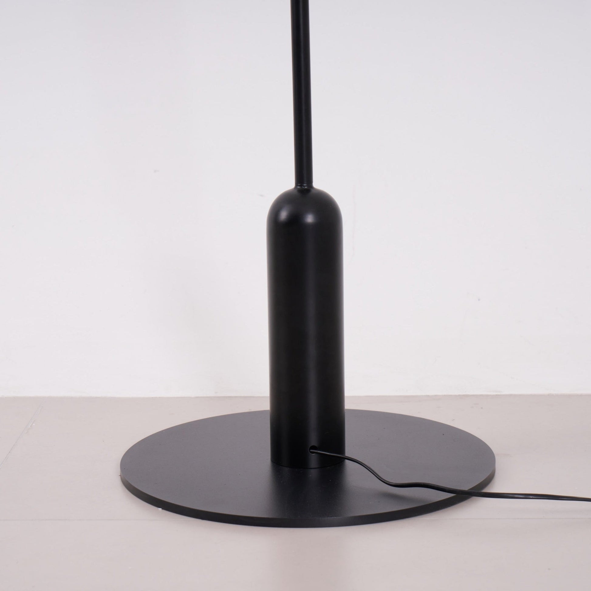 Lola Floor Lamp - Blowlighting