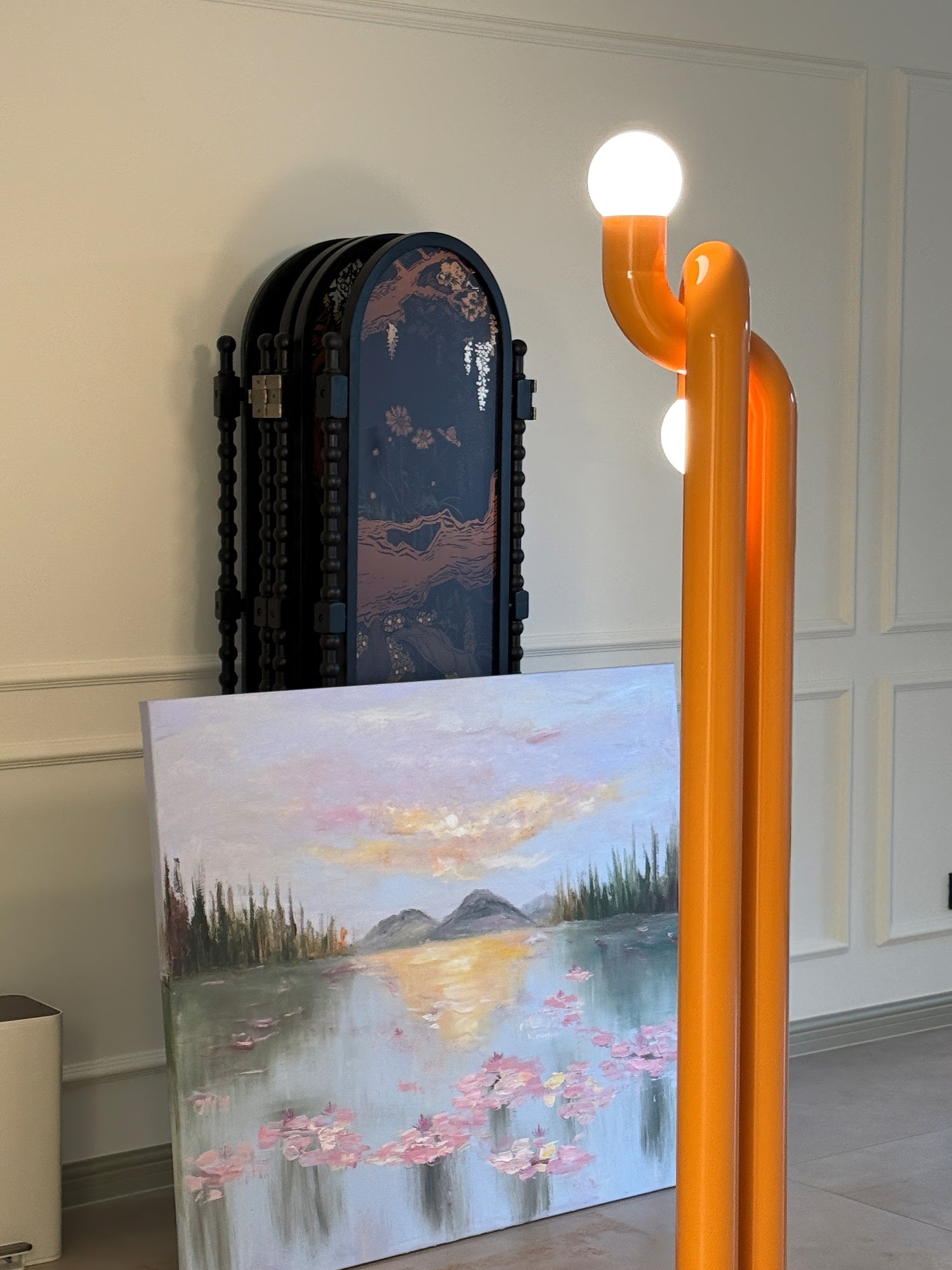 Loopi Floor Lamp - Blowlighting