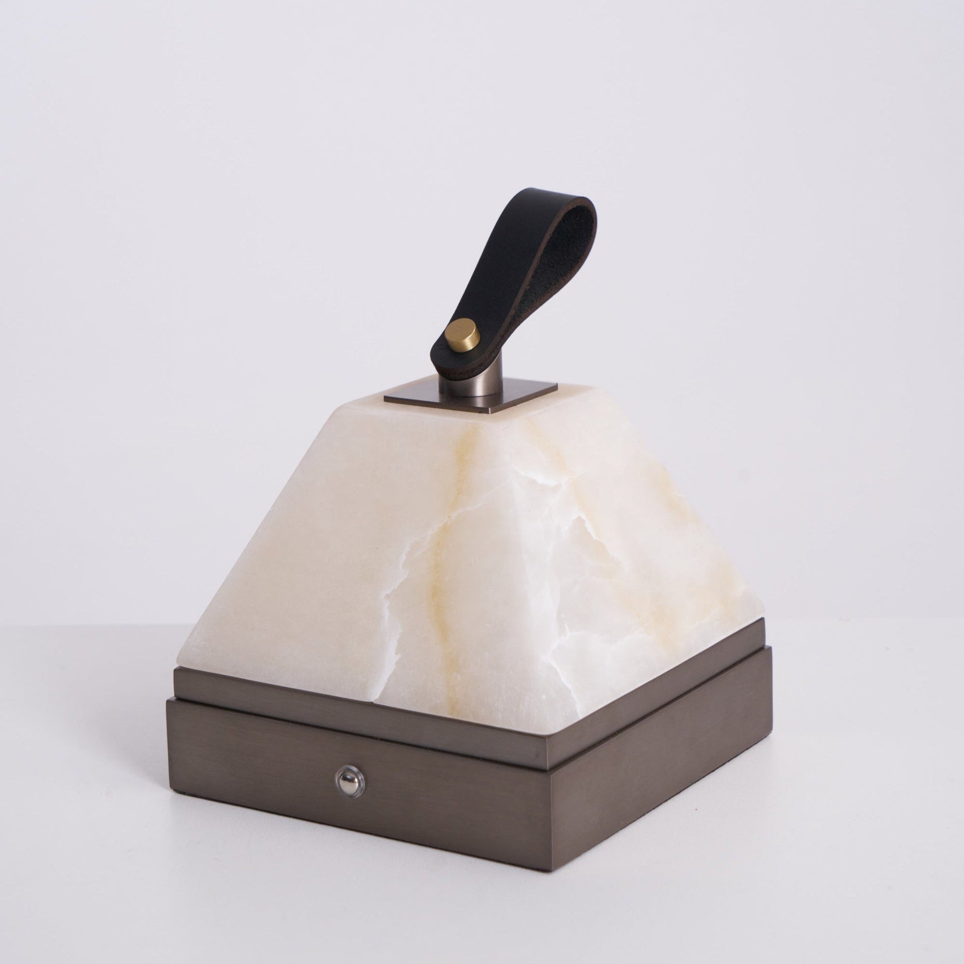 Pyramidale Alabaster Table Lamp with Leather Handle - Blowlighting