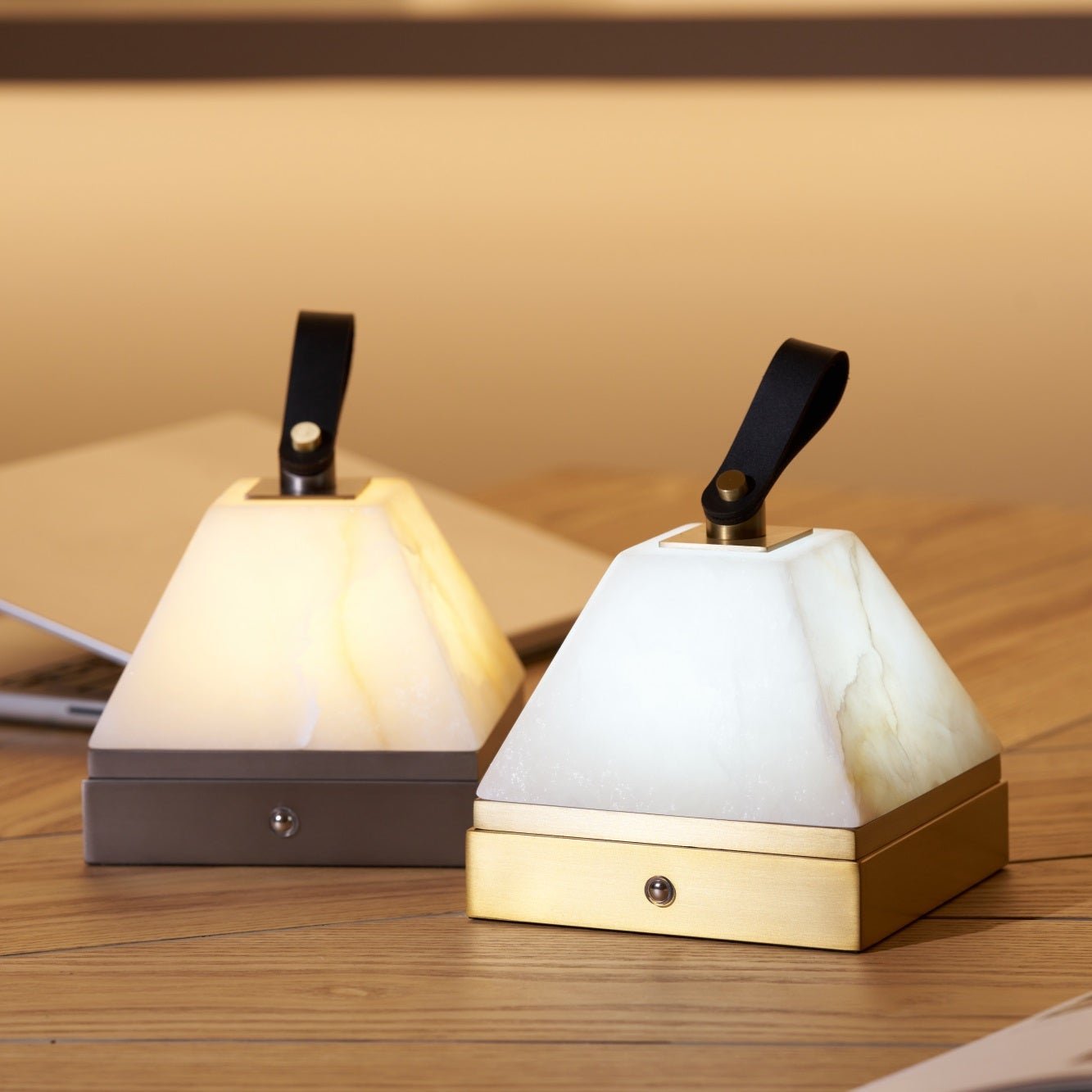 Pyramidale Alabaster Table Lamp with Leather Handle - Blowlighting