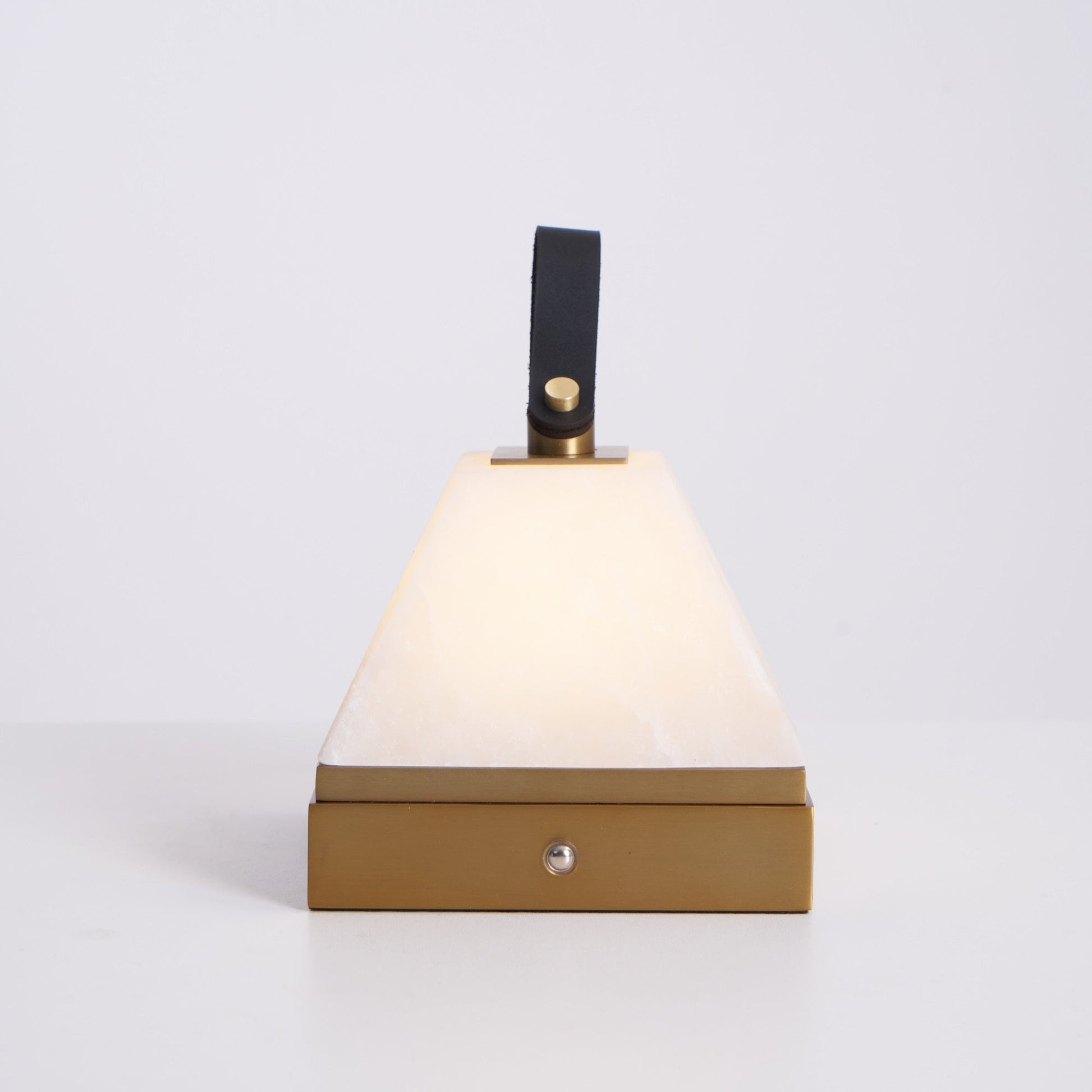 Pyramidale Alabaster Table Lamp with Leather Handle - Blowlighting