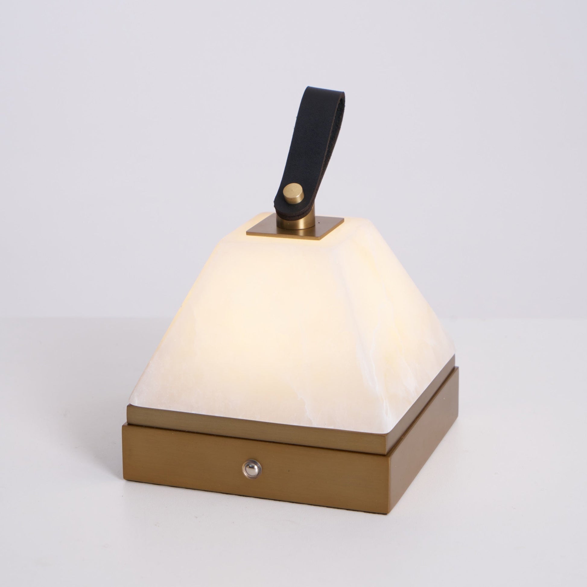 Pyramidale Alabaster Table Lamp with Leather Handle - Blowlighting