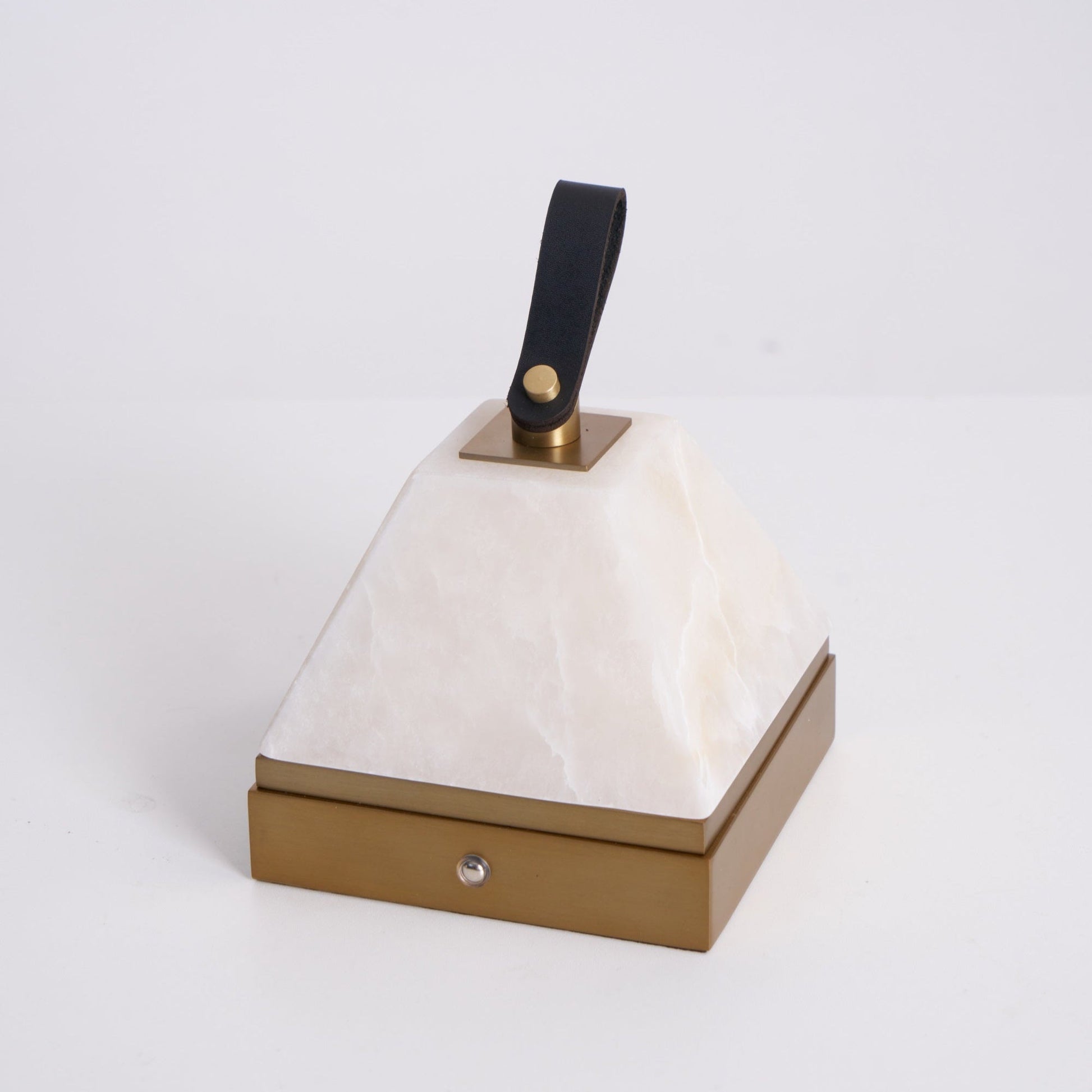 Pyramidale Alabaster Table Lamp with Leather Handle - Blowlighting