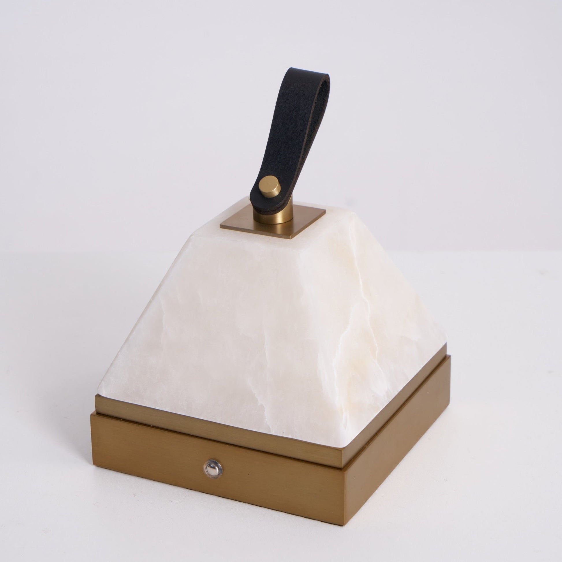 Pyramidale Alabaster Table Lamp with Leather Handle - Blowlighting