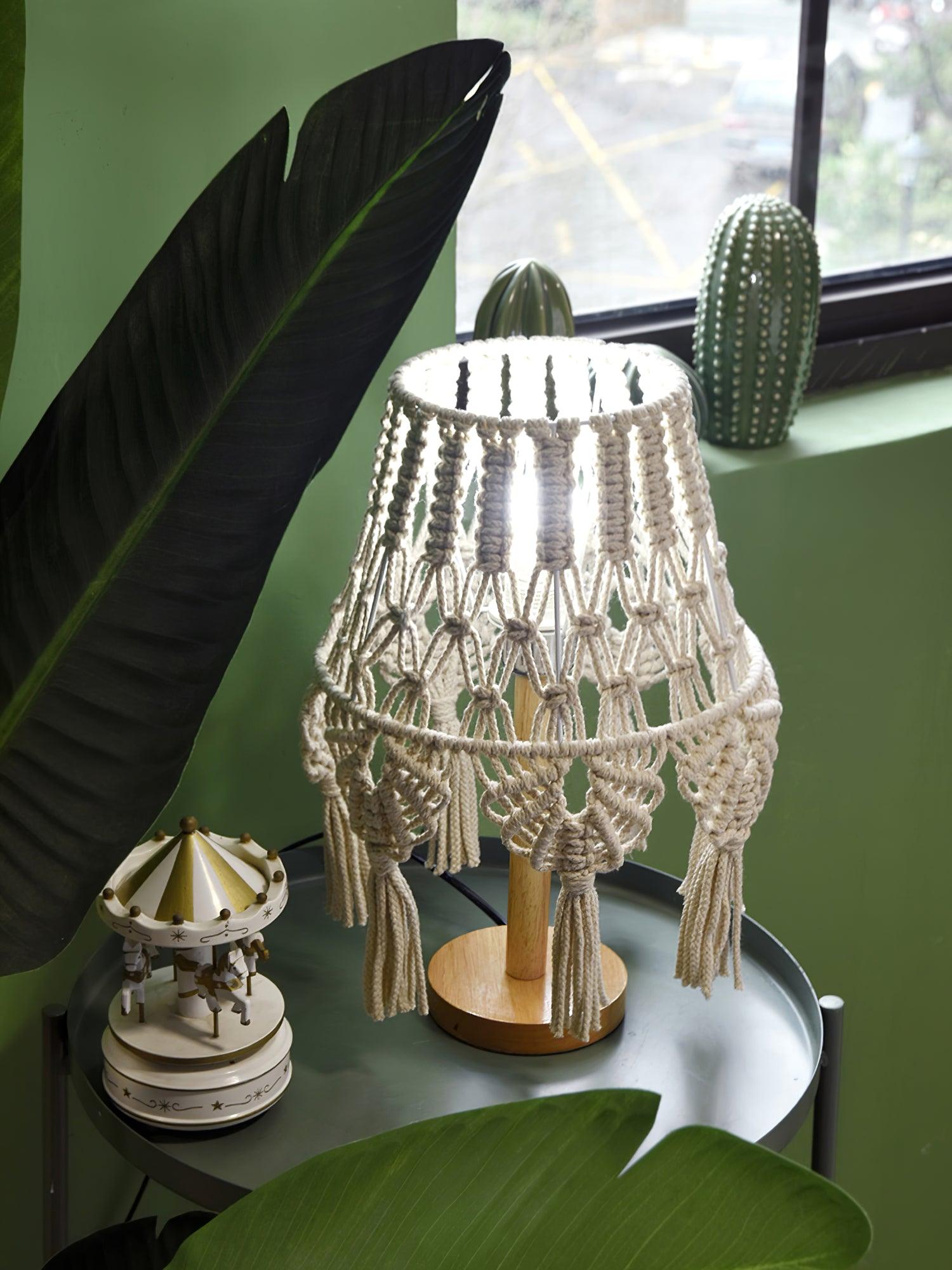 Macrame Table Lamp - Blowlighting