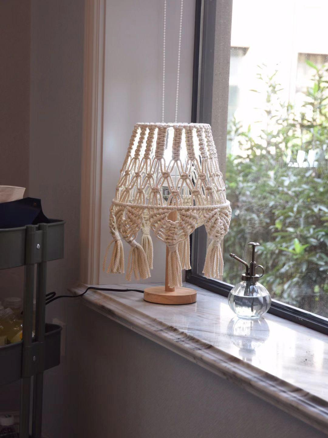 Macrame Table Lamp - Blowlighting
