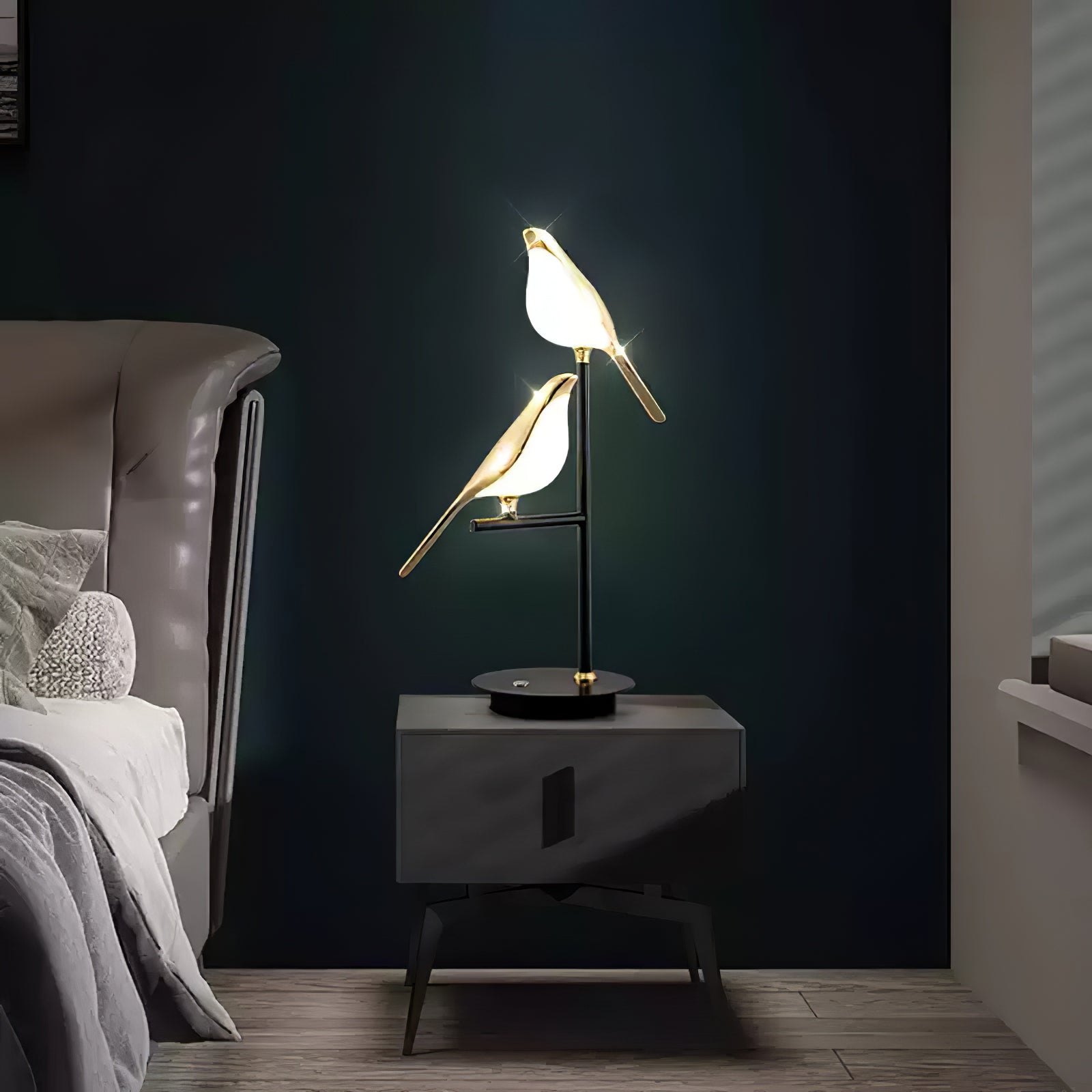 Magpie Perch Table Lamp - Blowlighting