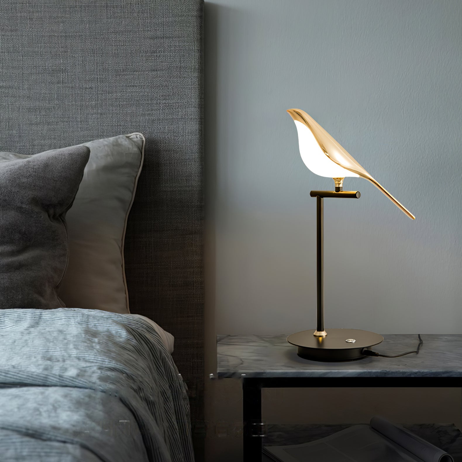 Magpie Perch Table Lamp - Blowlighting