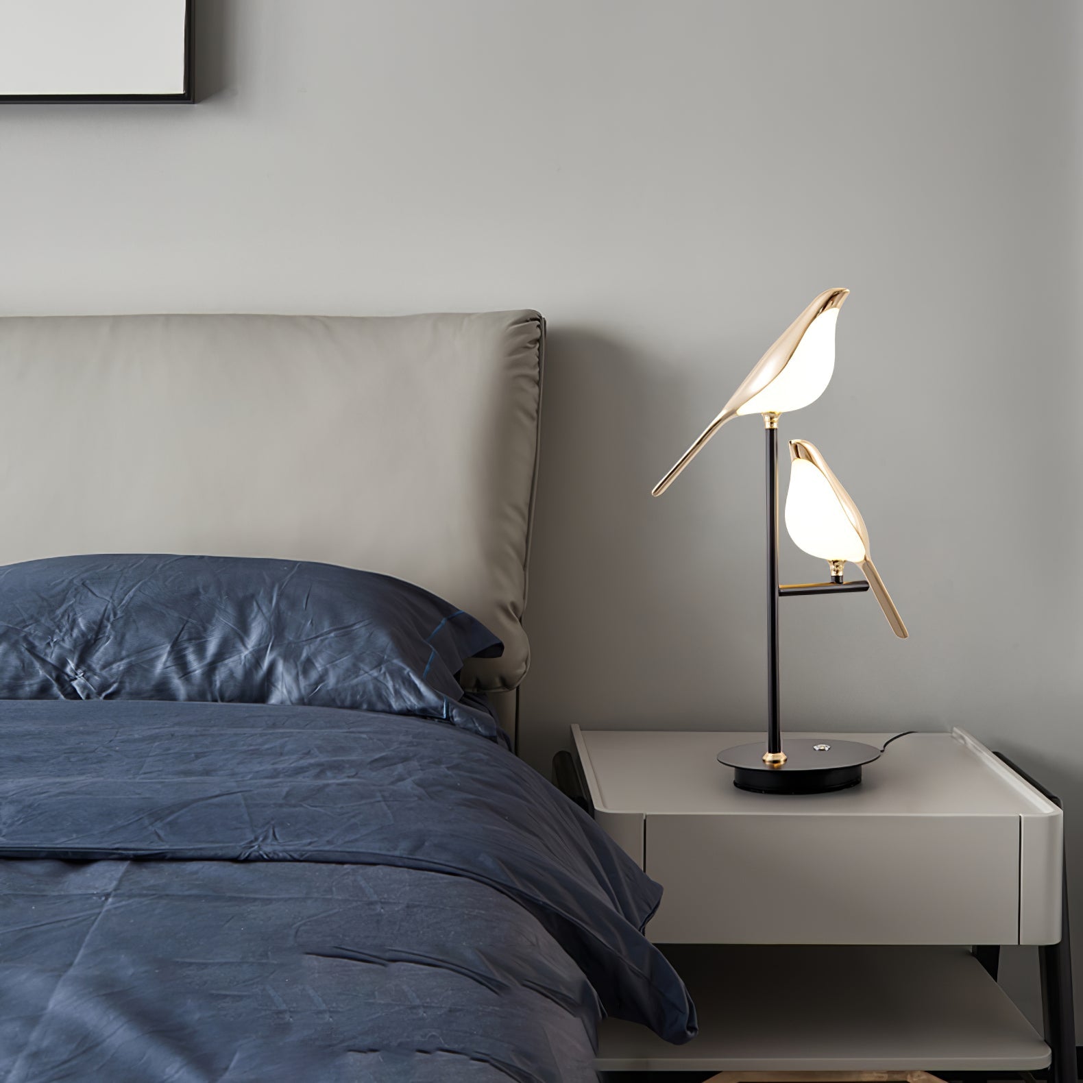 Magpie Perch Table Lamp - Blowlighting