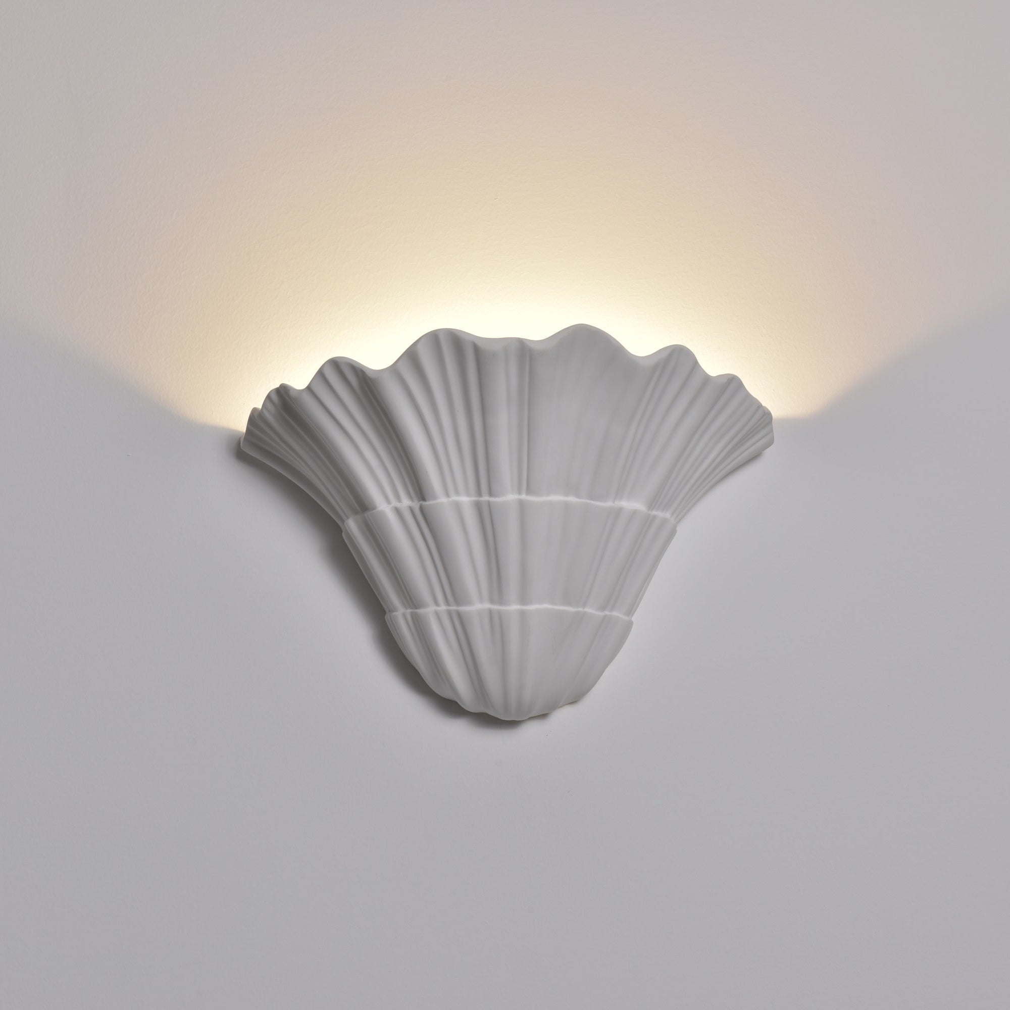 Lydia Modern Metal Wall Light - Blowlighting