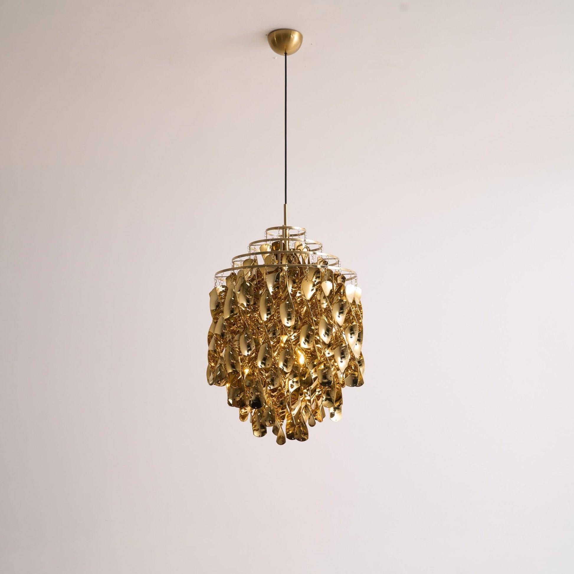 Isoran Luxe Acrylic Chandelier - Blowlighting