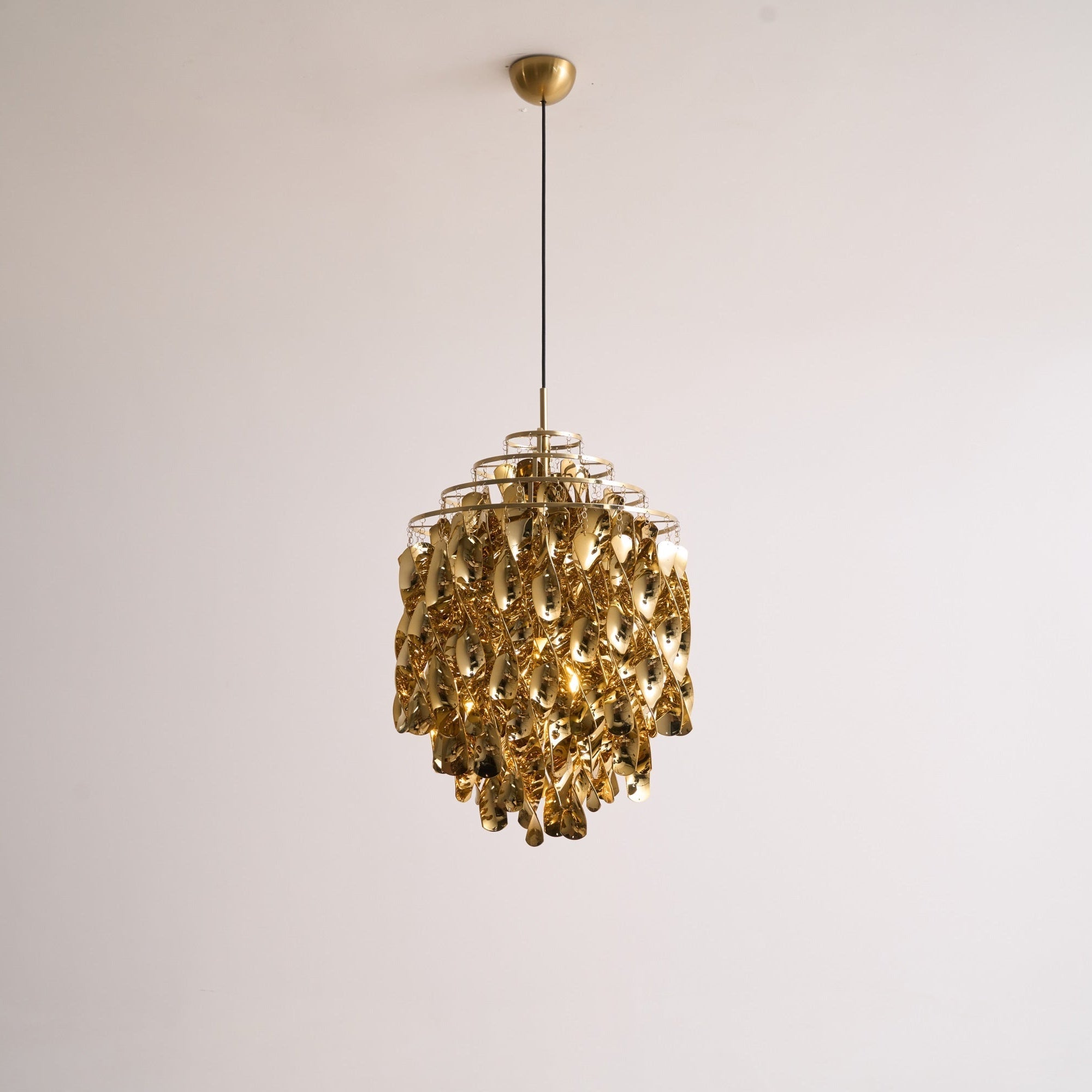 Isoran Luxe Acrylic Chandelier - Blowlighting