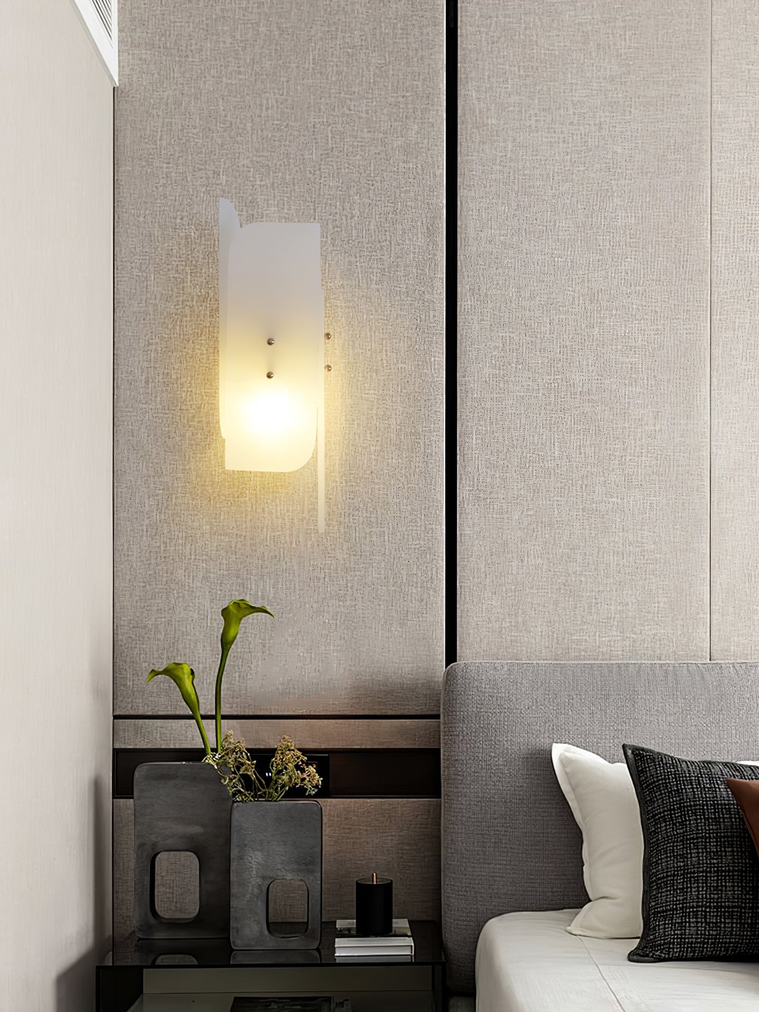 Veyra Alabaster Wall Sconce - Blowlighting