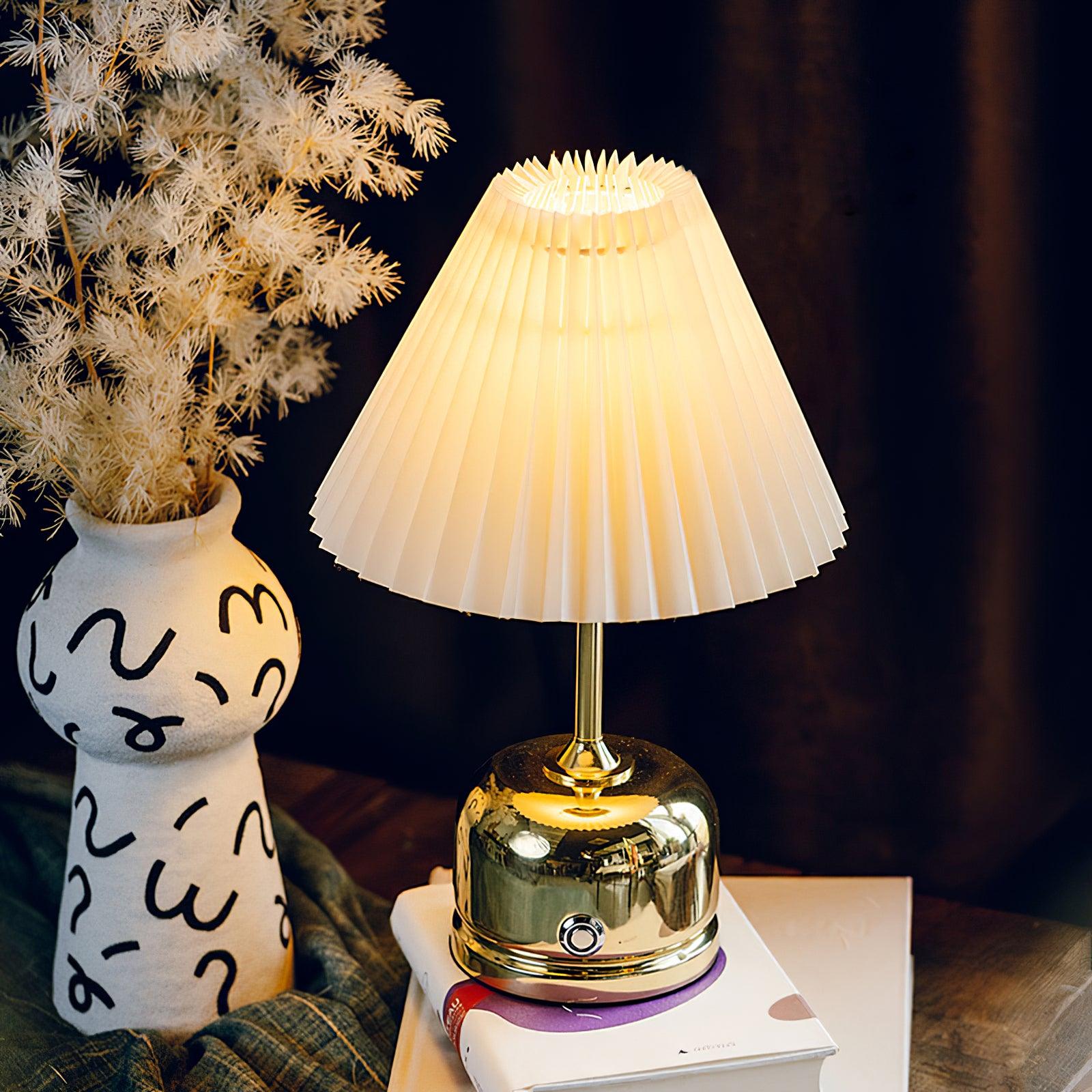 Antique Table Lamp - Blowlighting