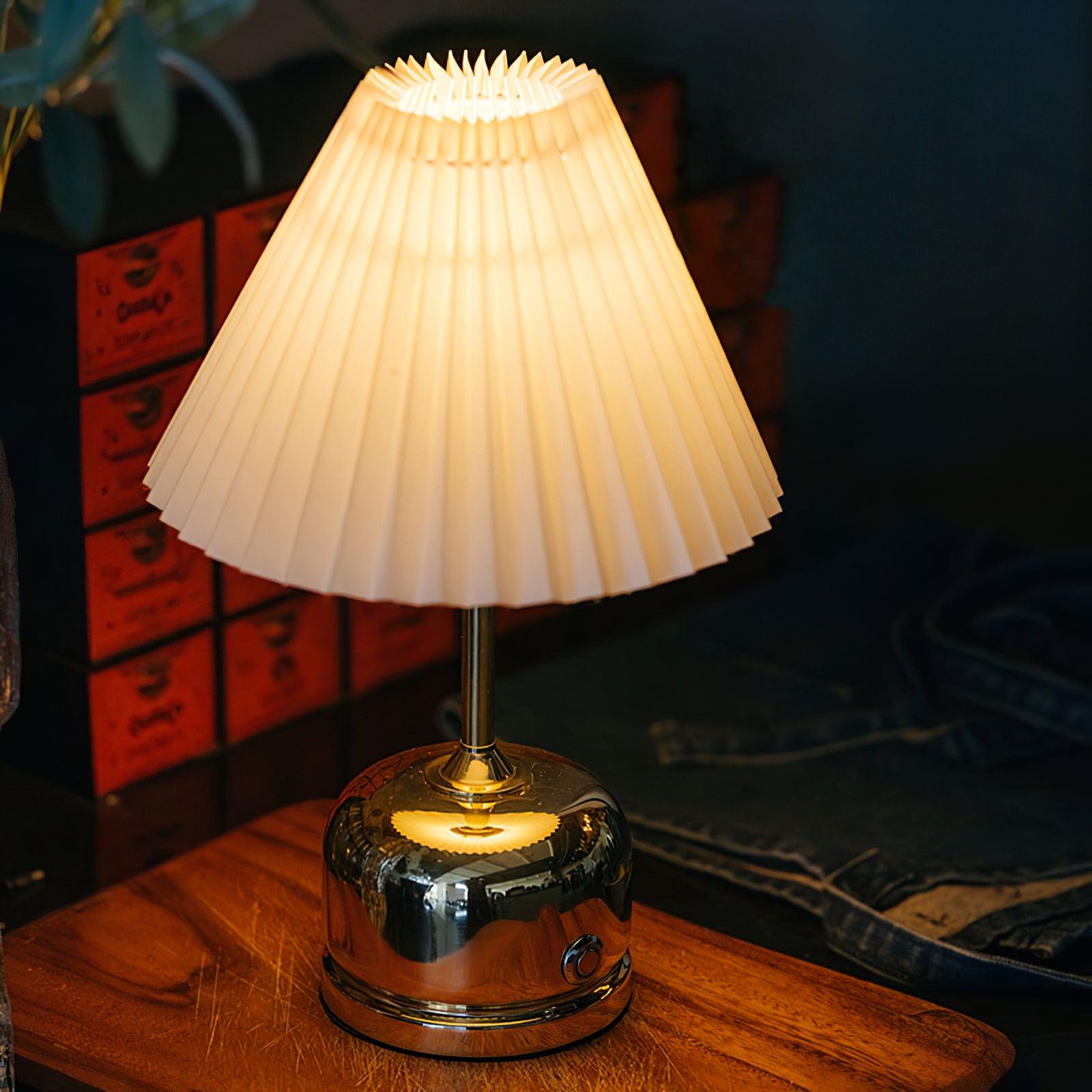 Antique Table Lamp - Blowlighting
