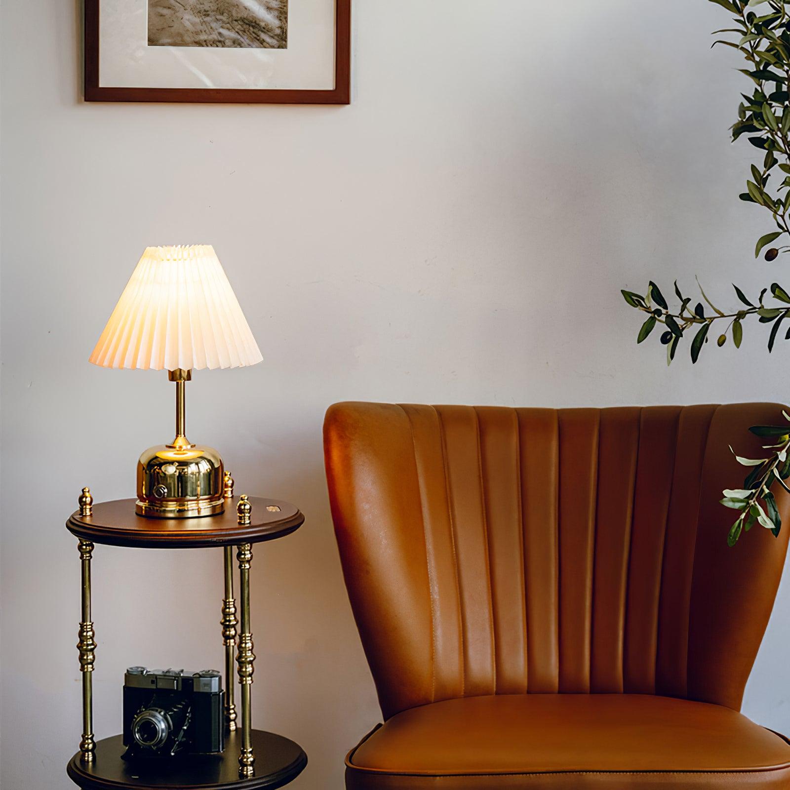 Antique Table Lamp - Blowlighting