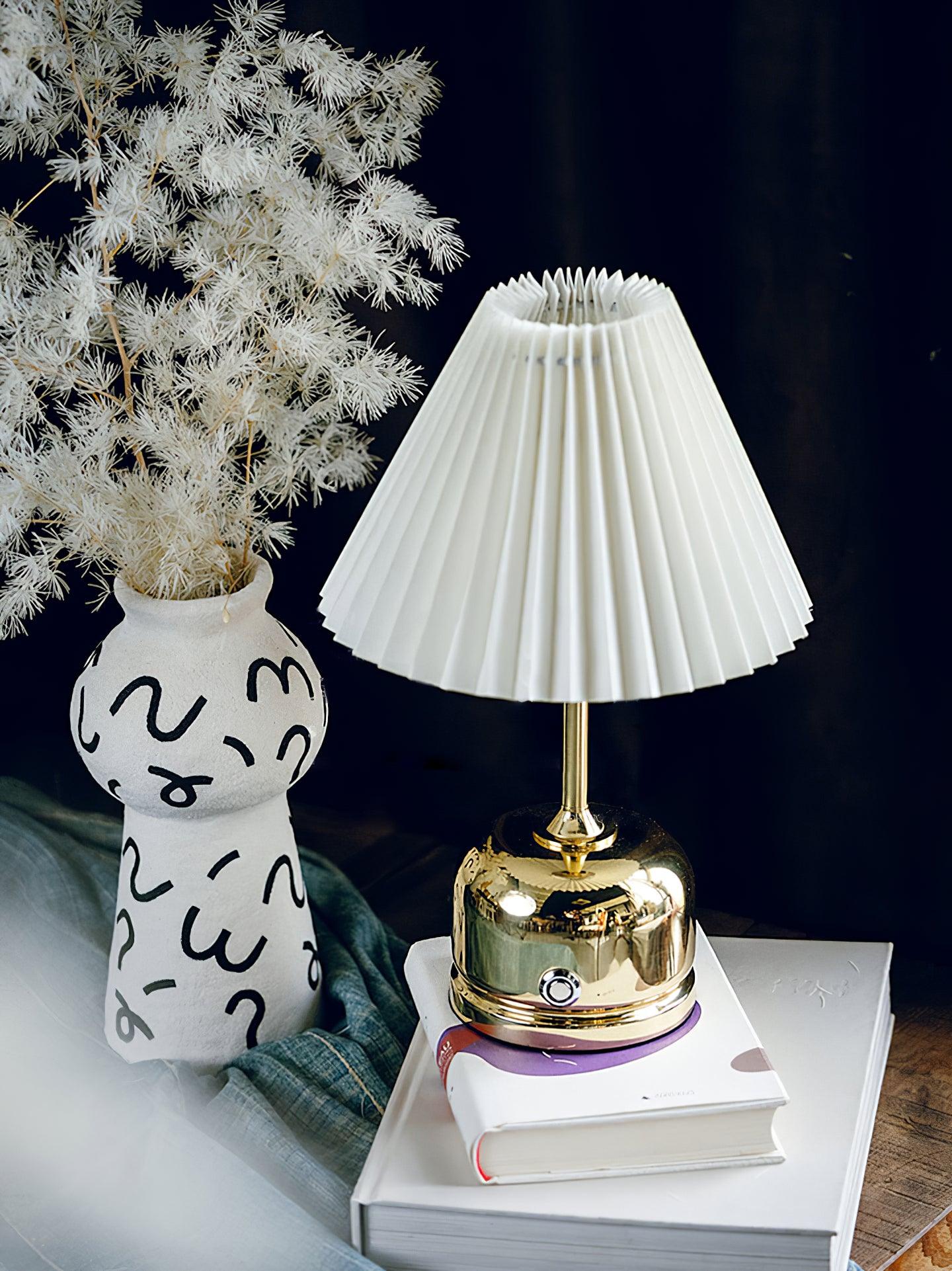 Antique Table Lamp - Blowlighting