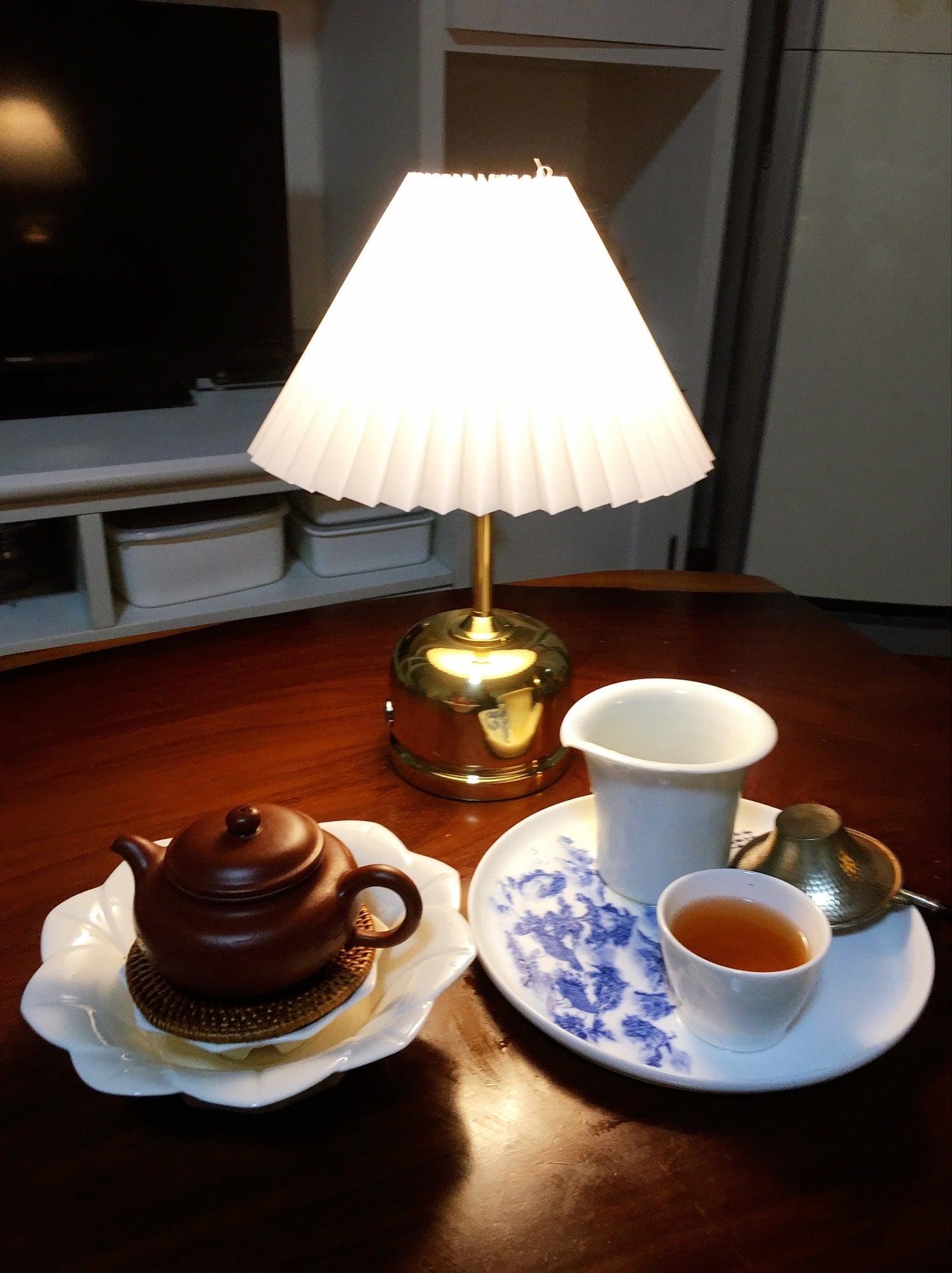 Antique Table Lamp - Blowlighting