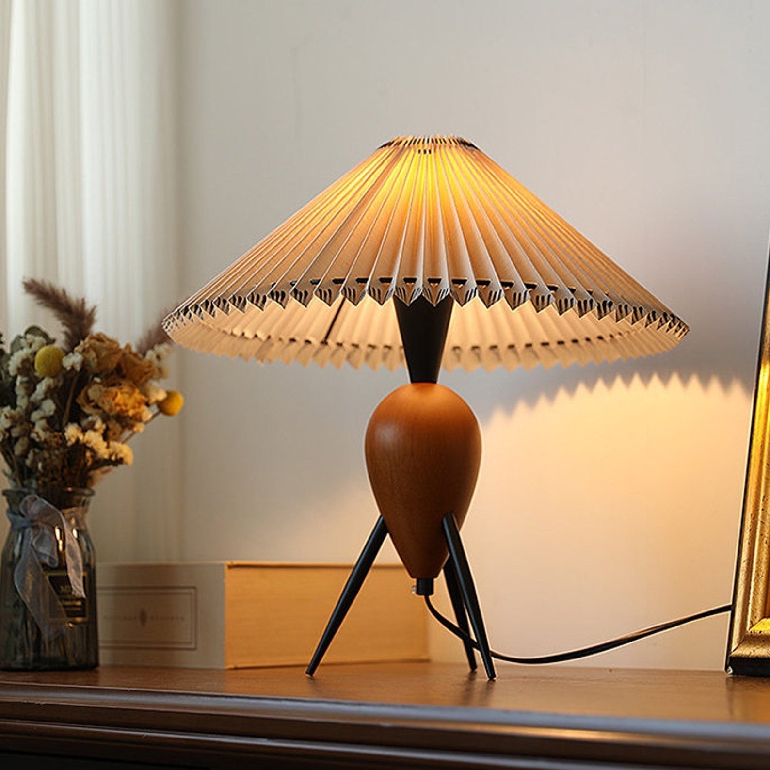 Mian Table Lamp - Blowlighting