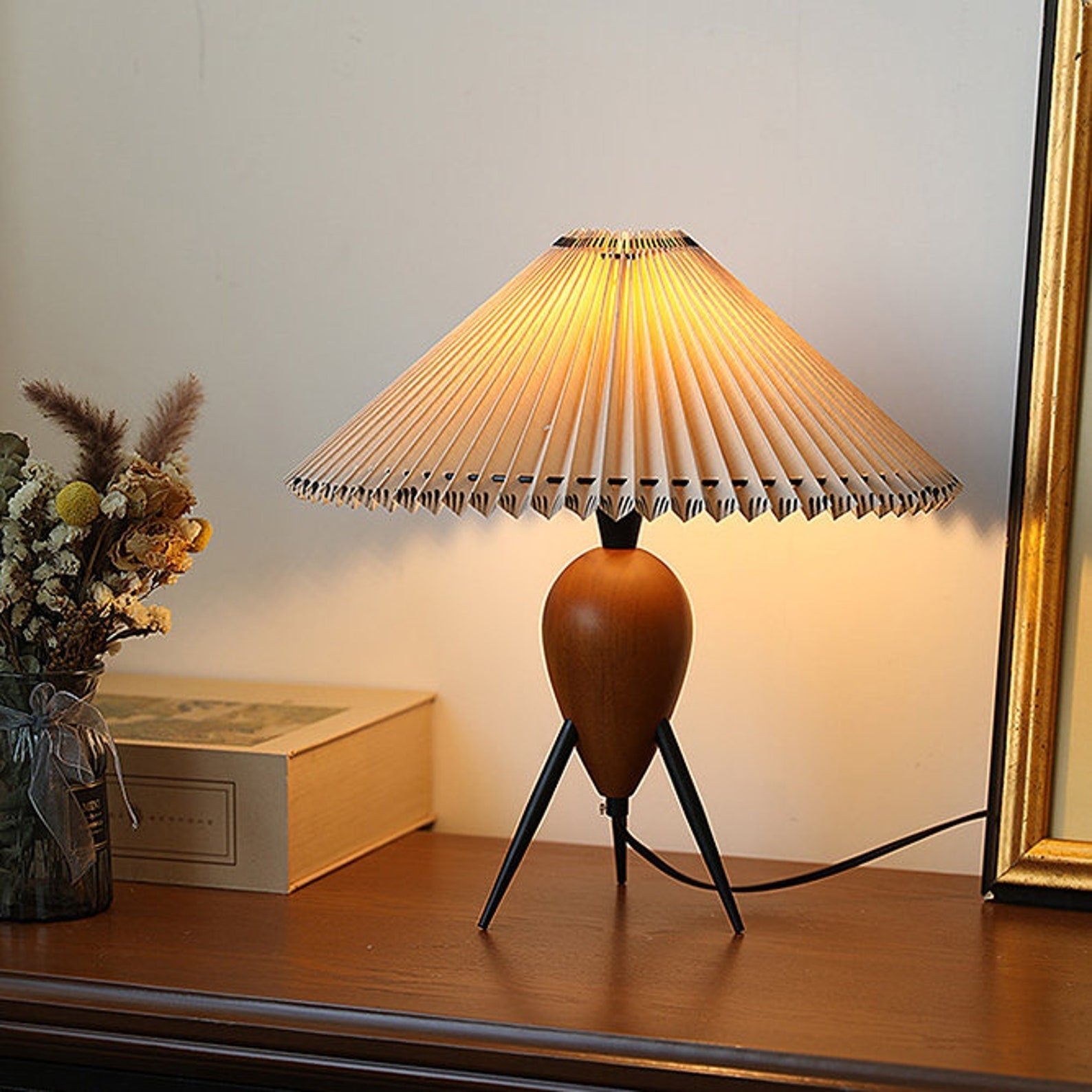 Mian Table Lamp - Blowlighting
