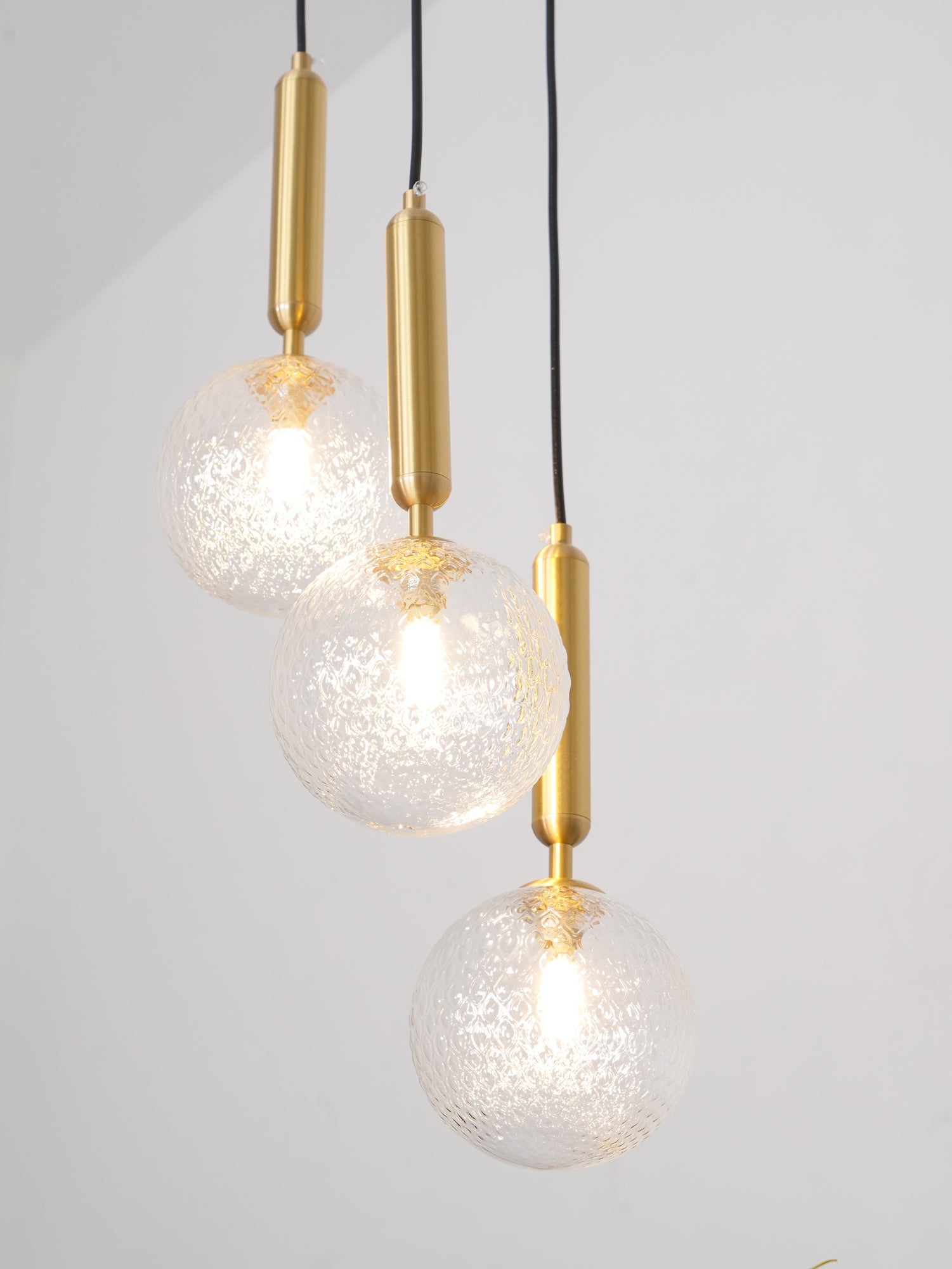 Miira Brass Pendant Light - Blowlighting