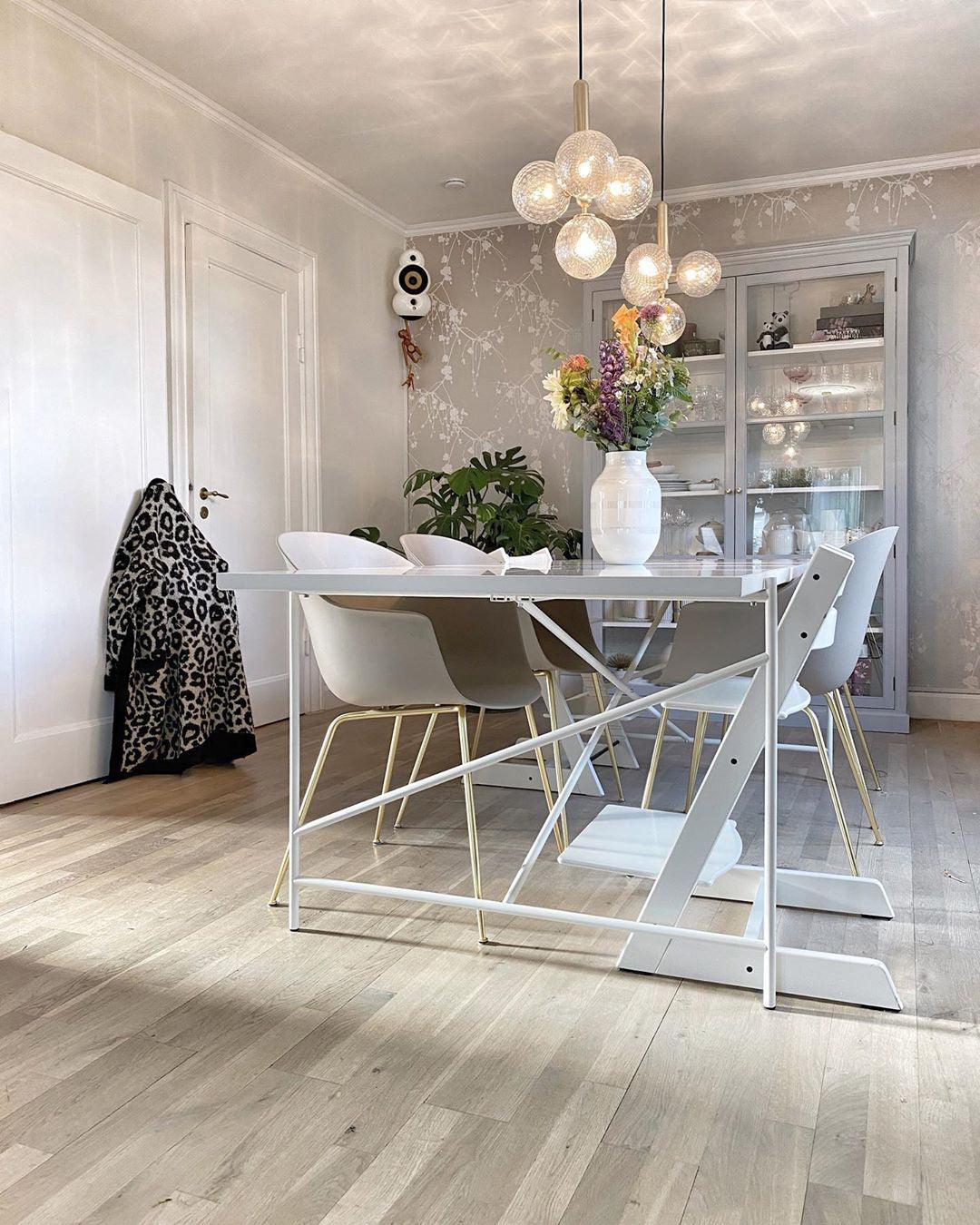 Miira Brass Pendant Light - Blowlighting