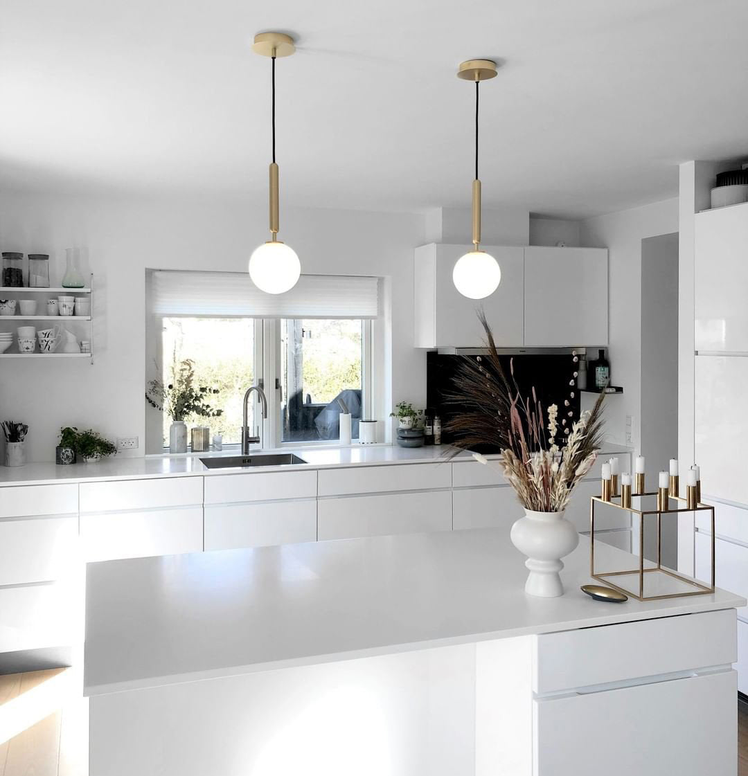 Miira Brass Pendant Light - Blowlighting