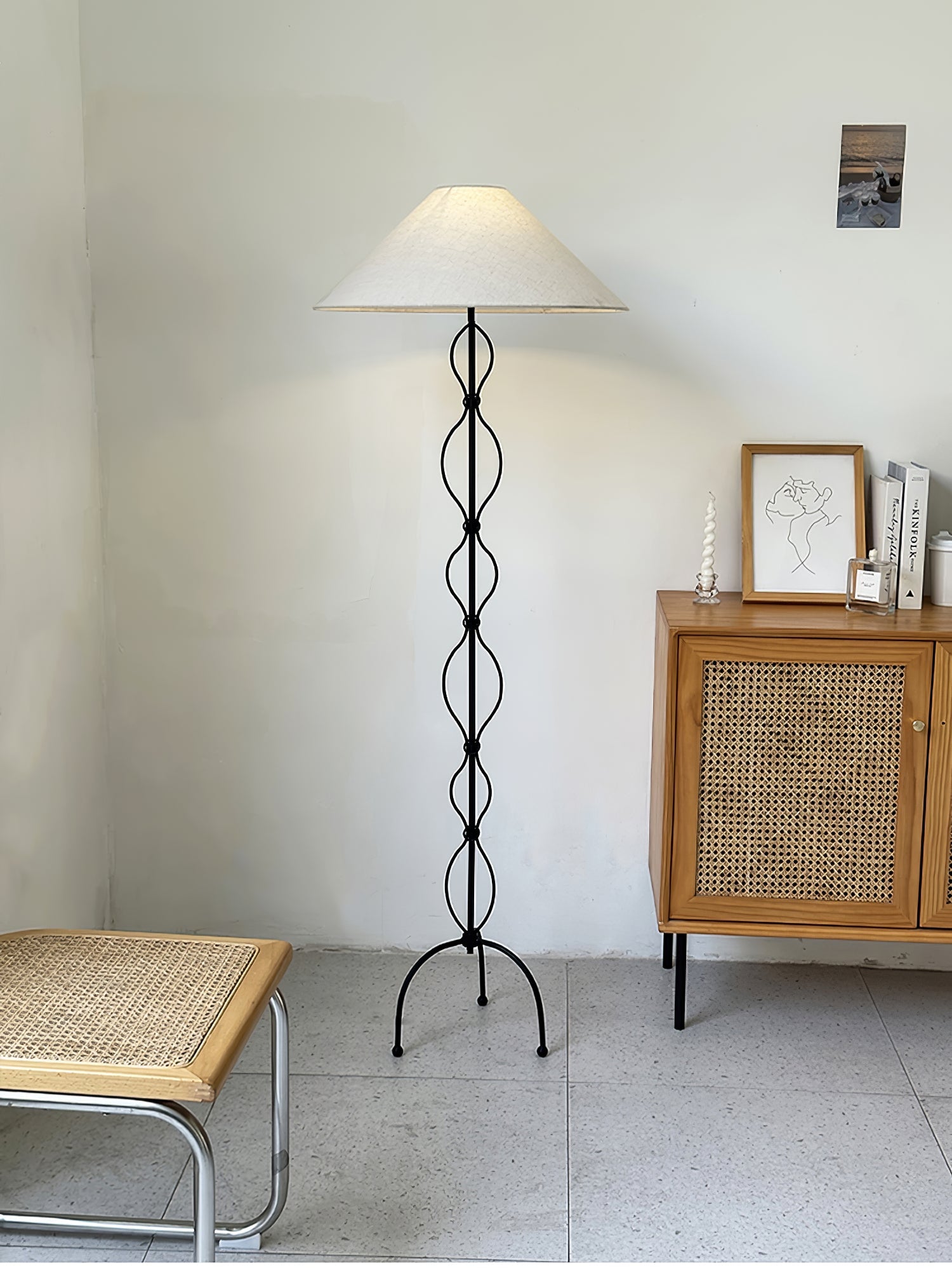Minimalist Iron Twist Floor Lamp - Blowlighting