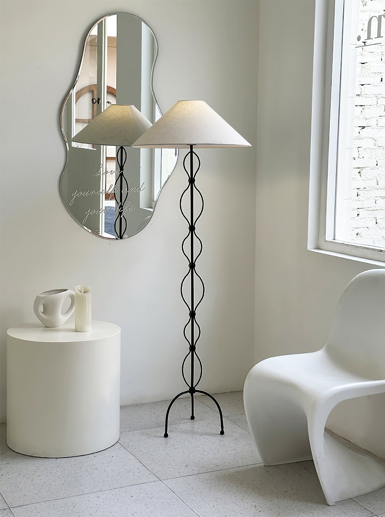 Minimalist Iron Twist Floor Lamp - Blowlighting
