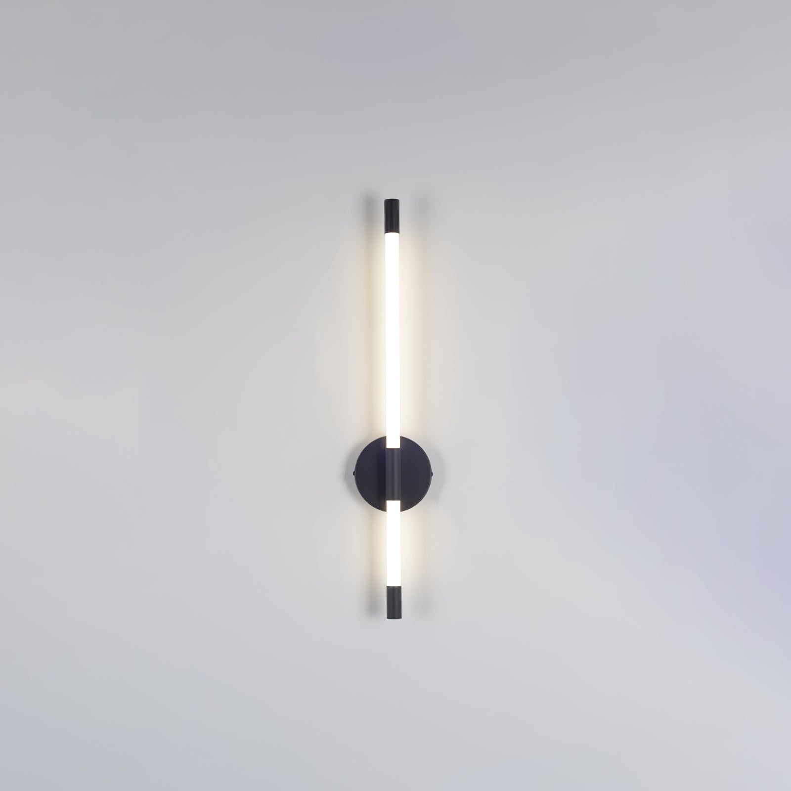 Minimalist Vertical Wall Sconce - Blowlighting