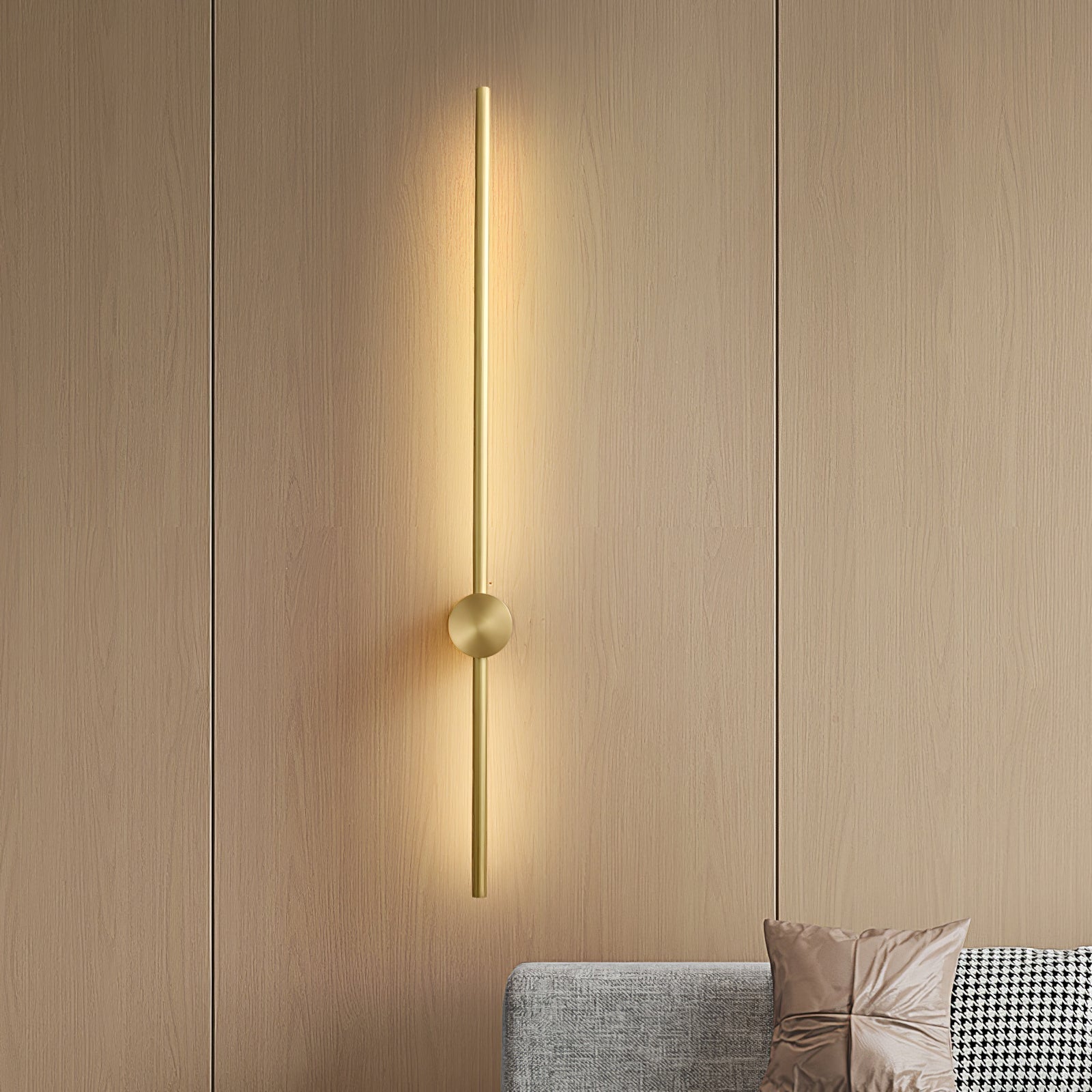Minimalist Vertical Wall Sconce - Blowlighting