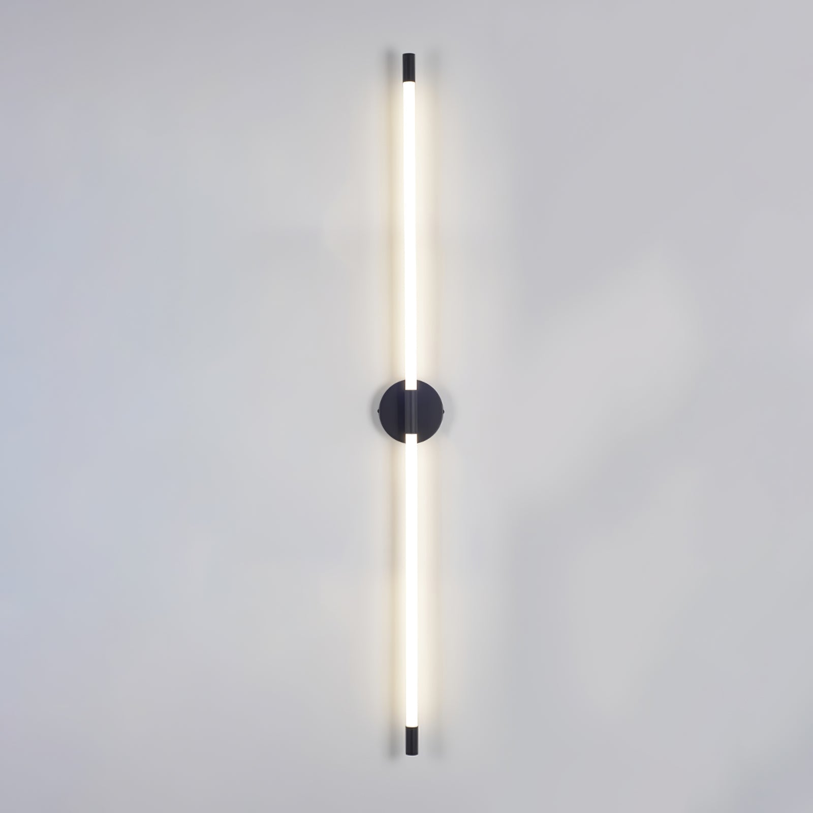 Minimalist Vertical Wall Sconce - Blowlighting