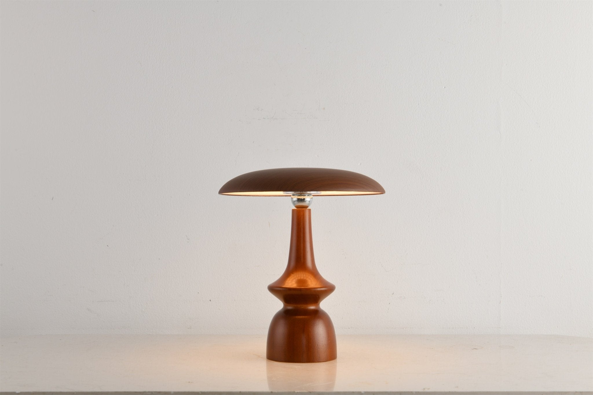 Orbis Vintage Wood Table Lamp - Blowlighting